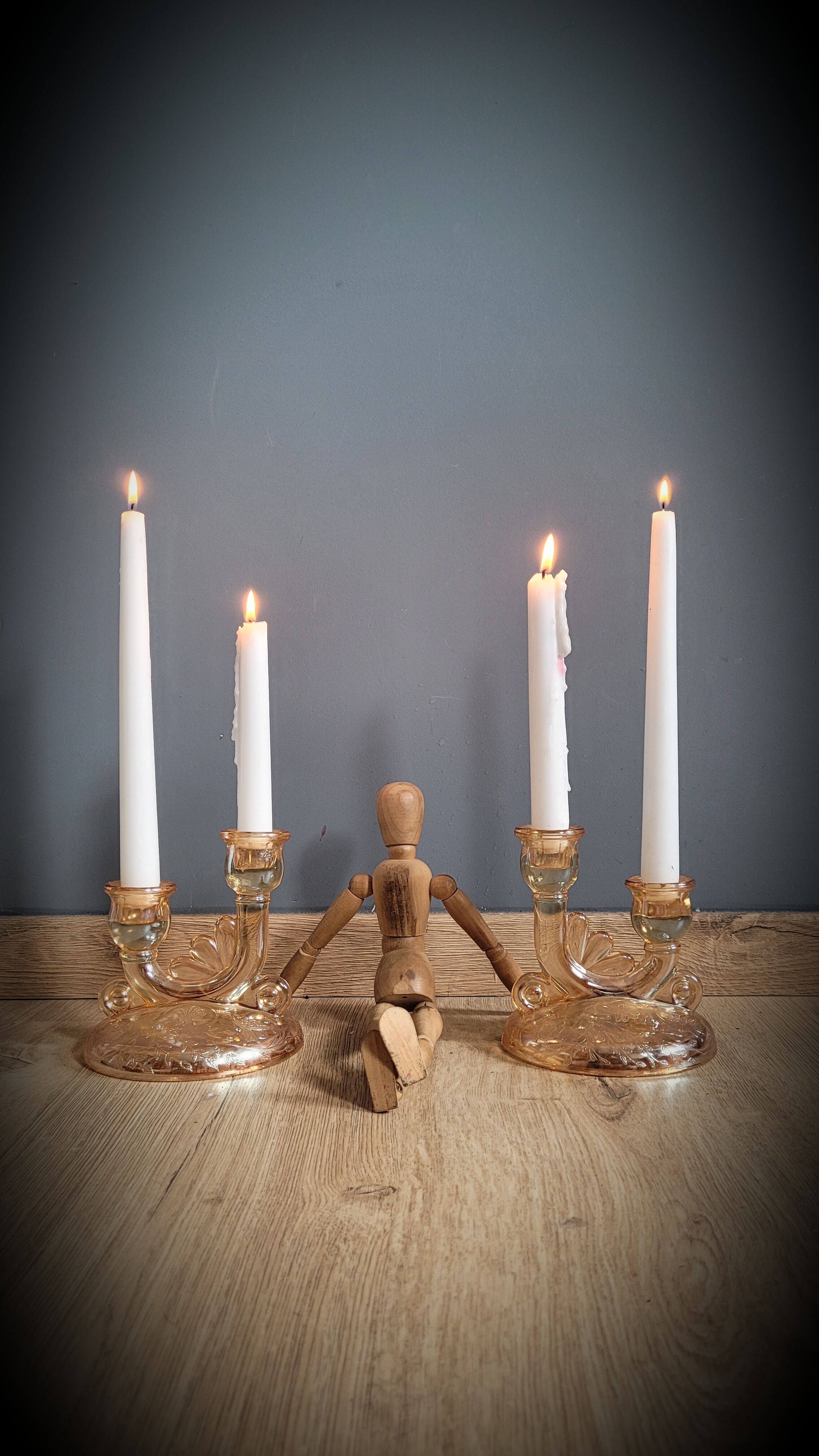 DuO pink glass candle holders