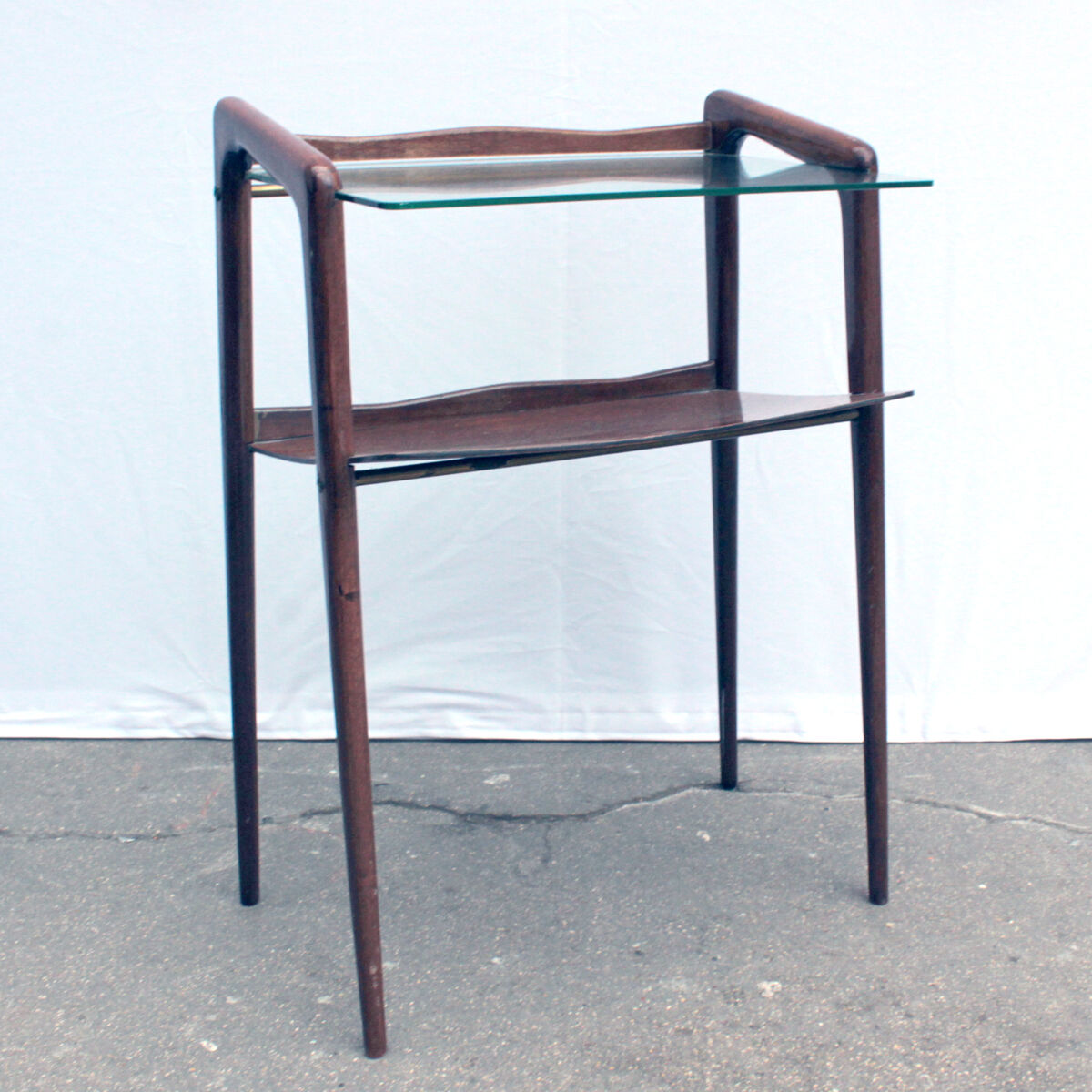 Table d'appoint en bois et verre