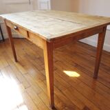 Farmhouse table with drawer