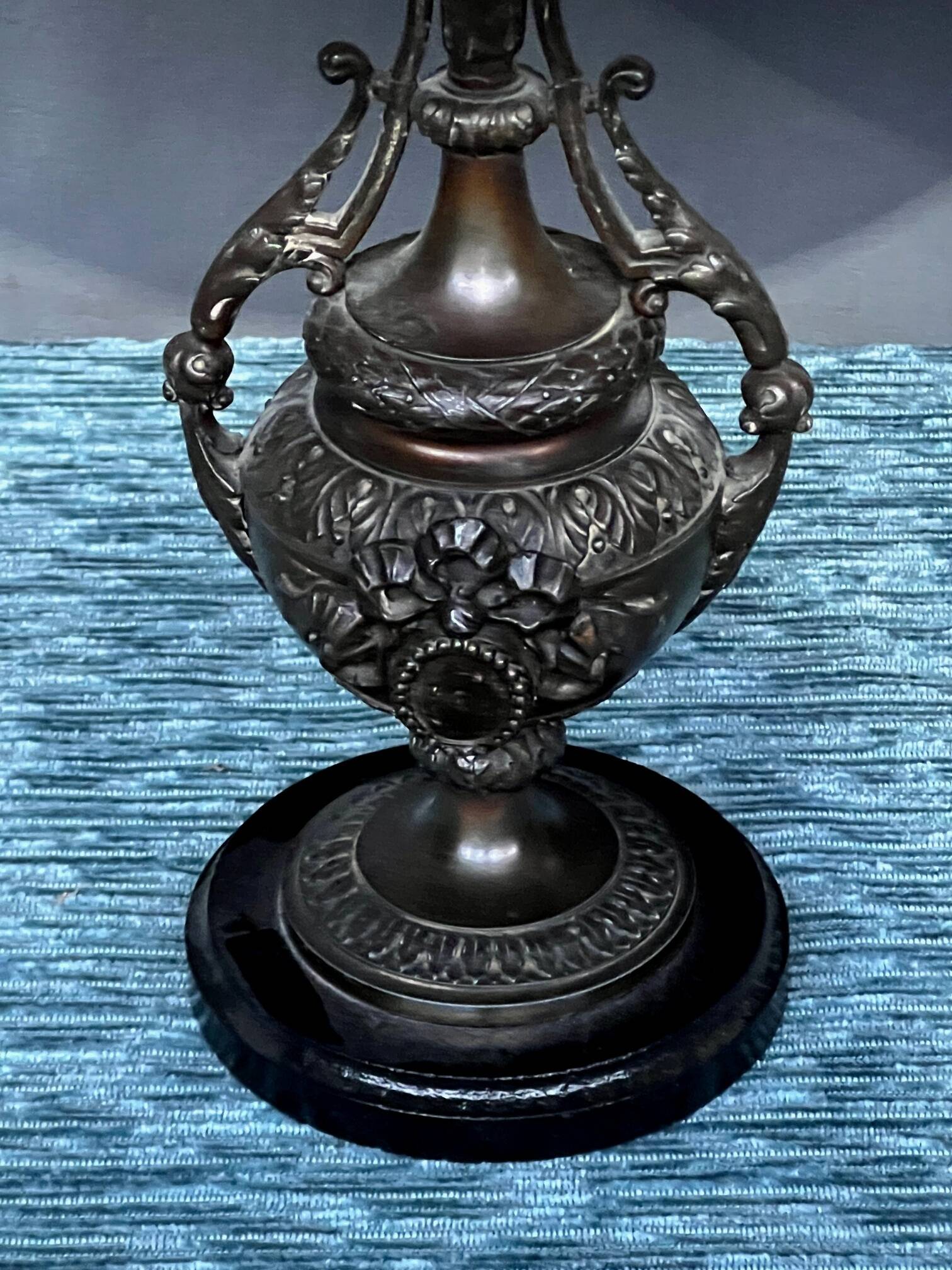 Pair of table lamps.