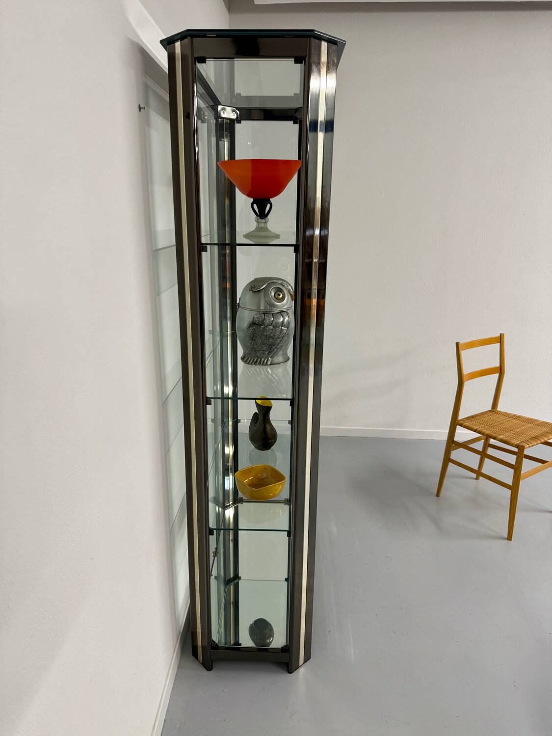 Antique display cabinet shelf in brass metal Italian design from the 70s