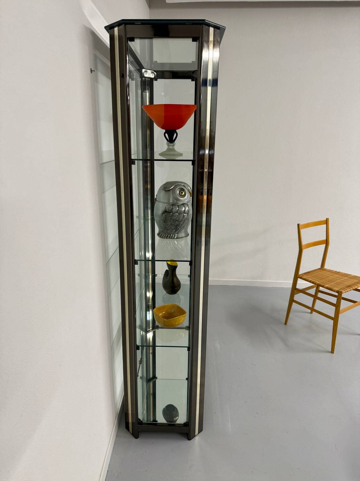 Antique display cabinet shelf in brass metal Italian design from the 70s