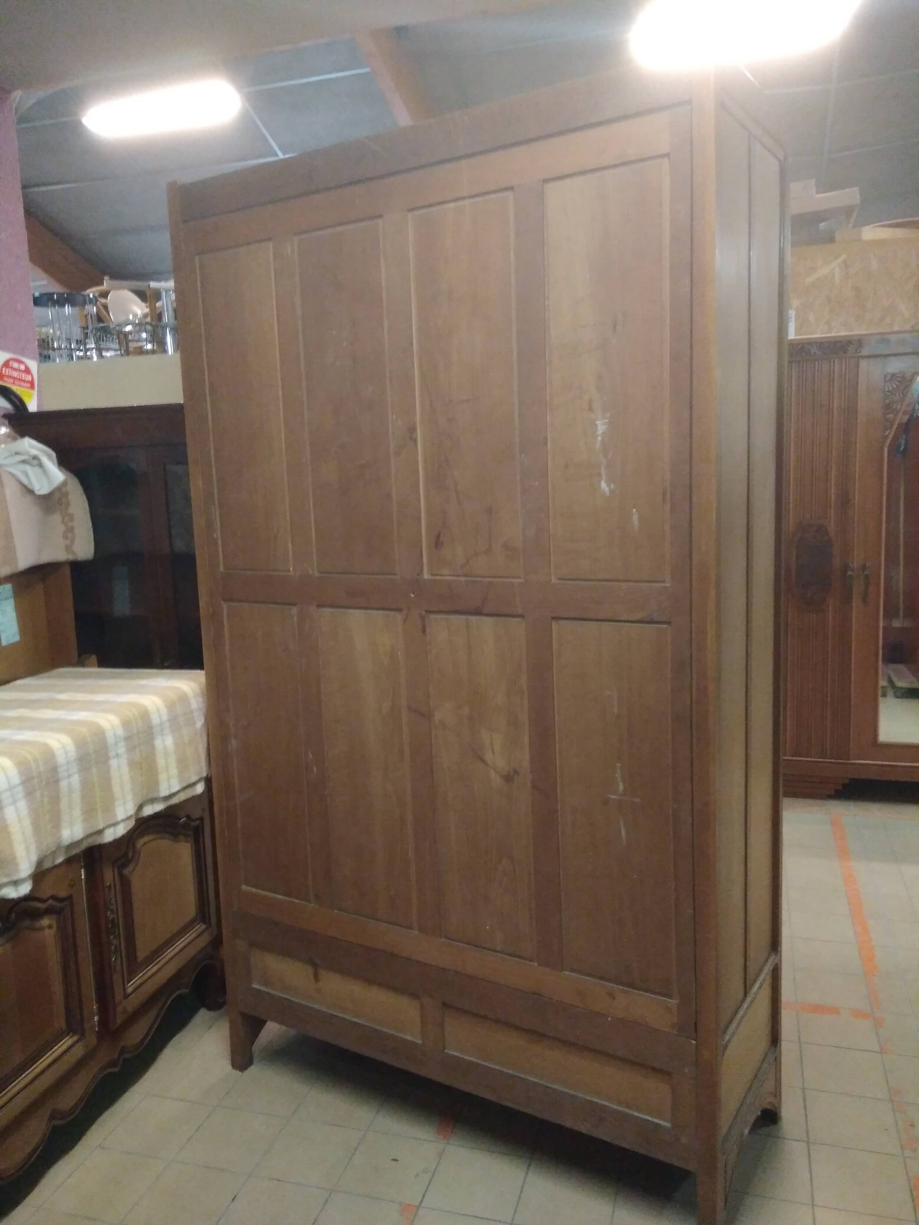 Former Parisian cabinet high in oak with pediment - 50s