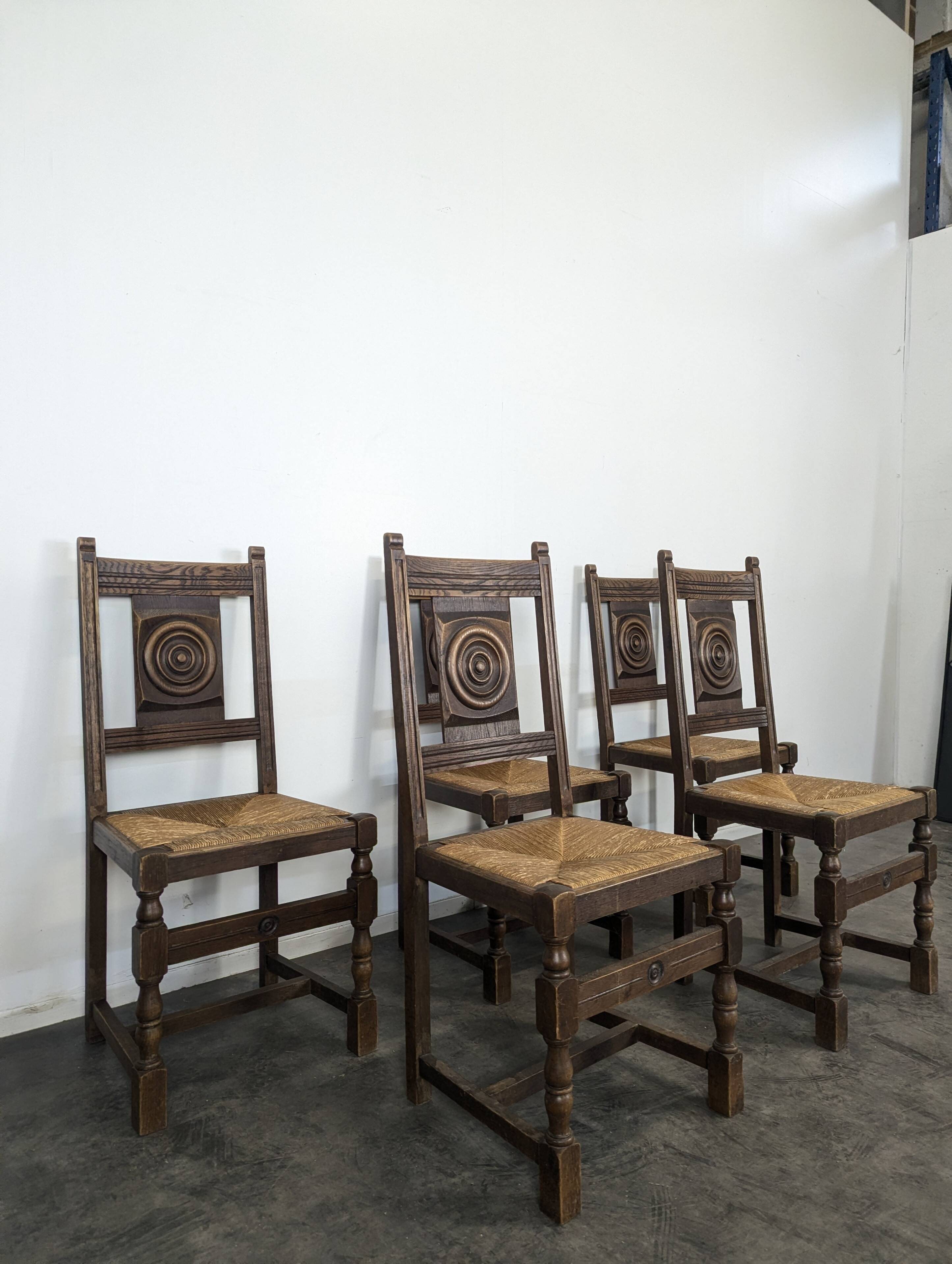 Série de 5 chaises dans l'esprit de Dudouyt