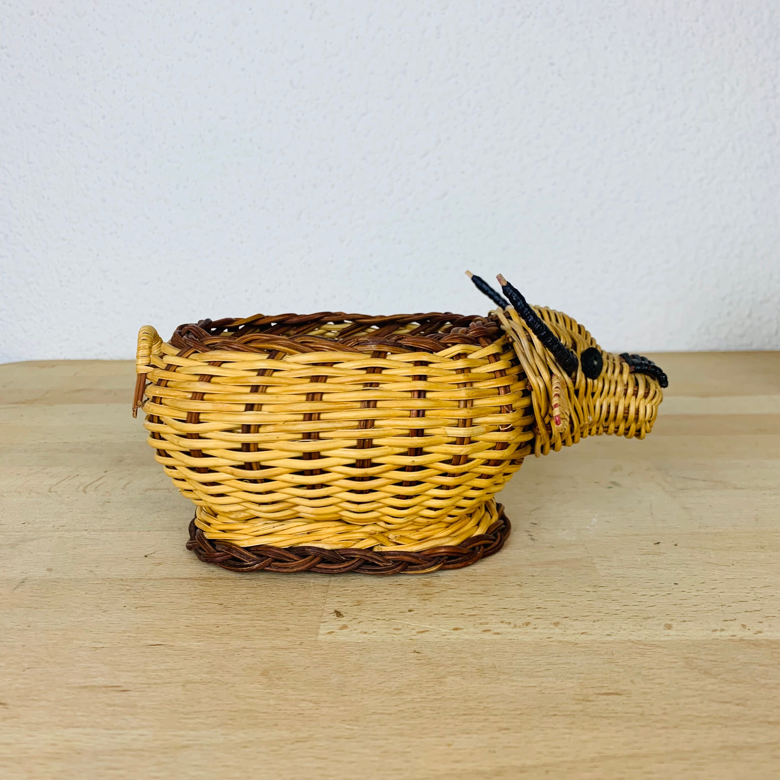 Wicker basket artisanal bull