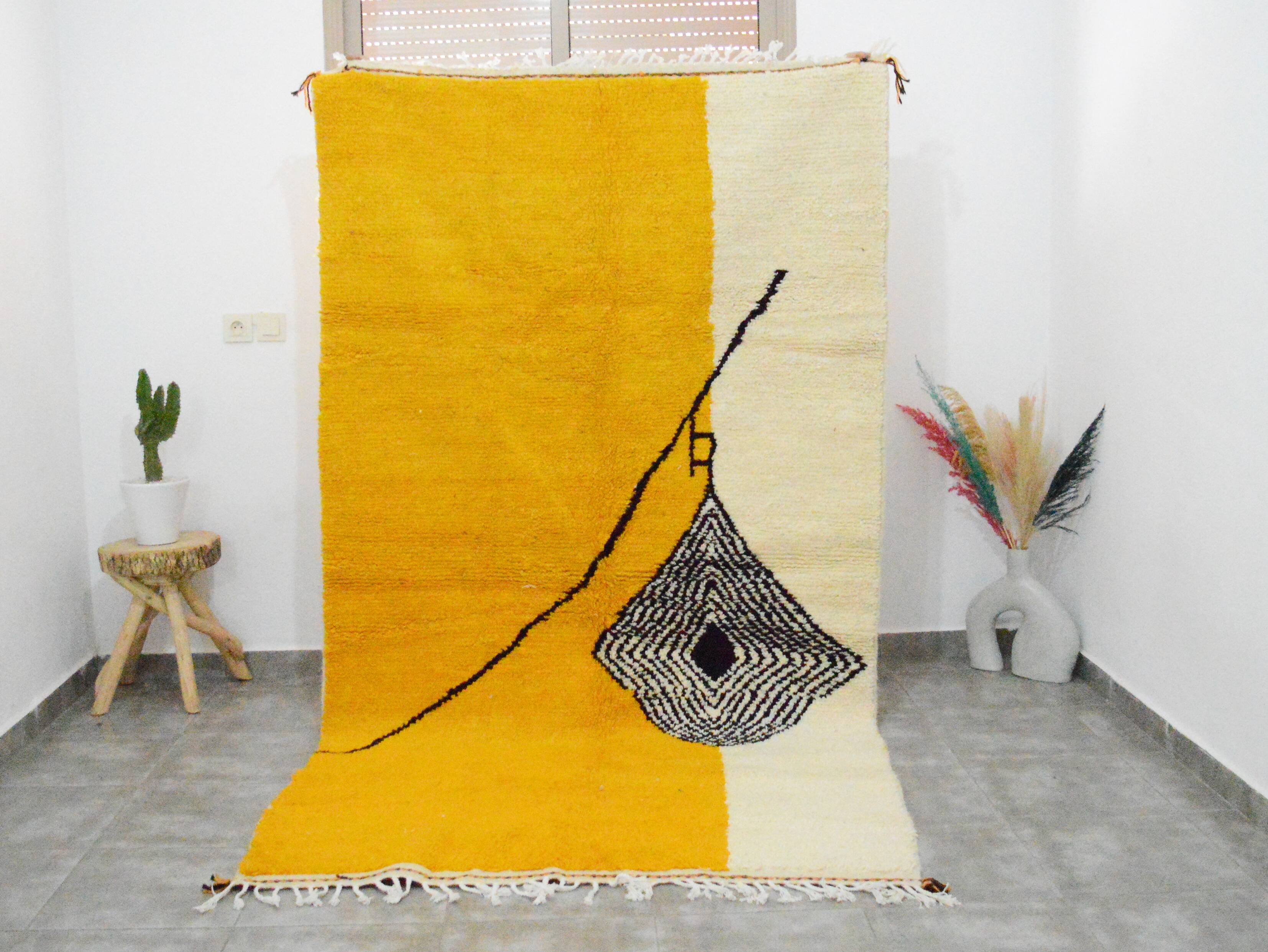 Moroccan berbere carpet 270x150cm