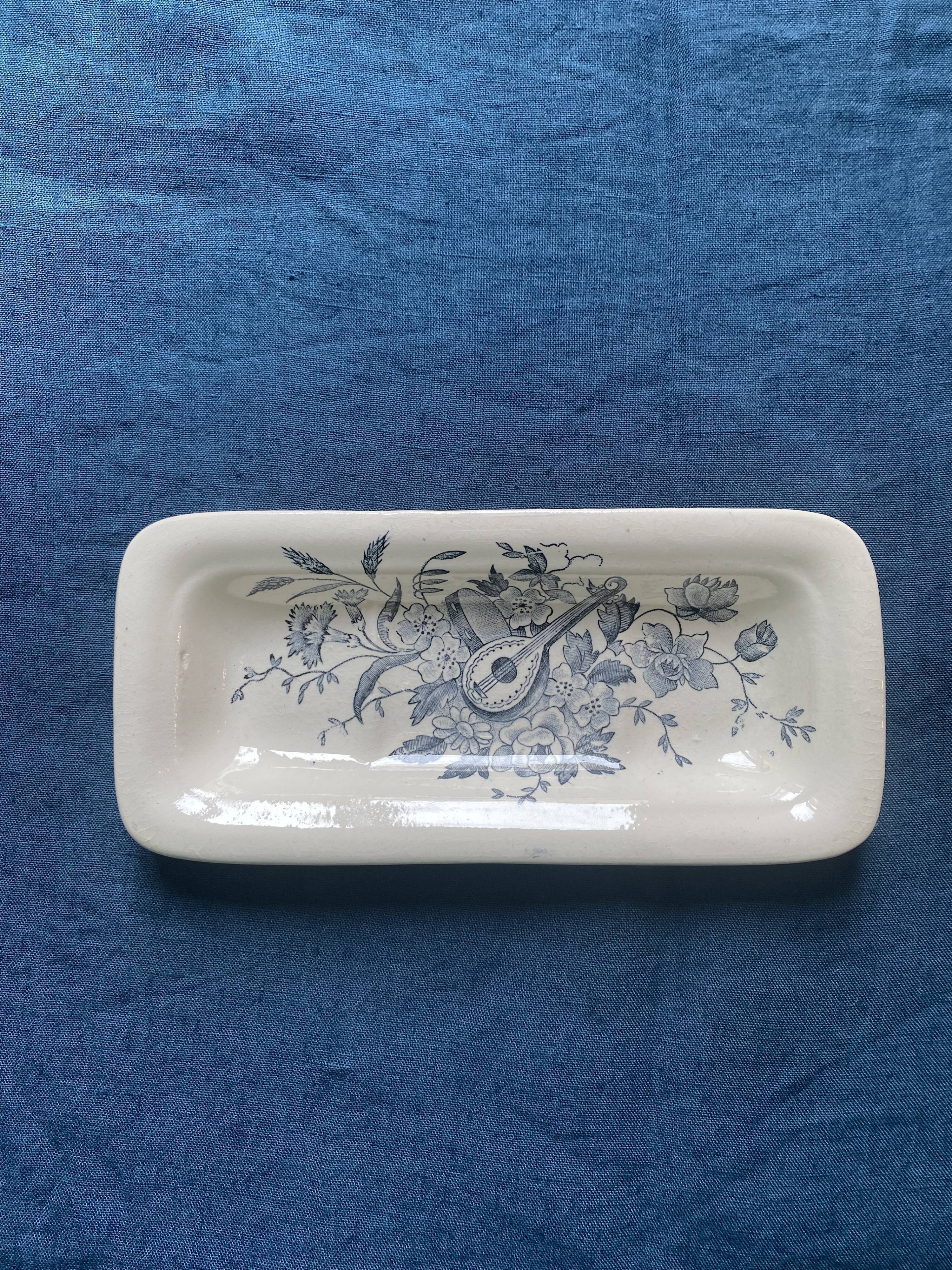 Bowl and soap holder manufacture of Longchamp