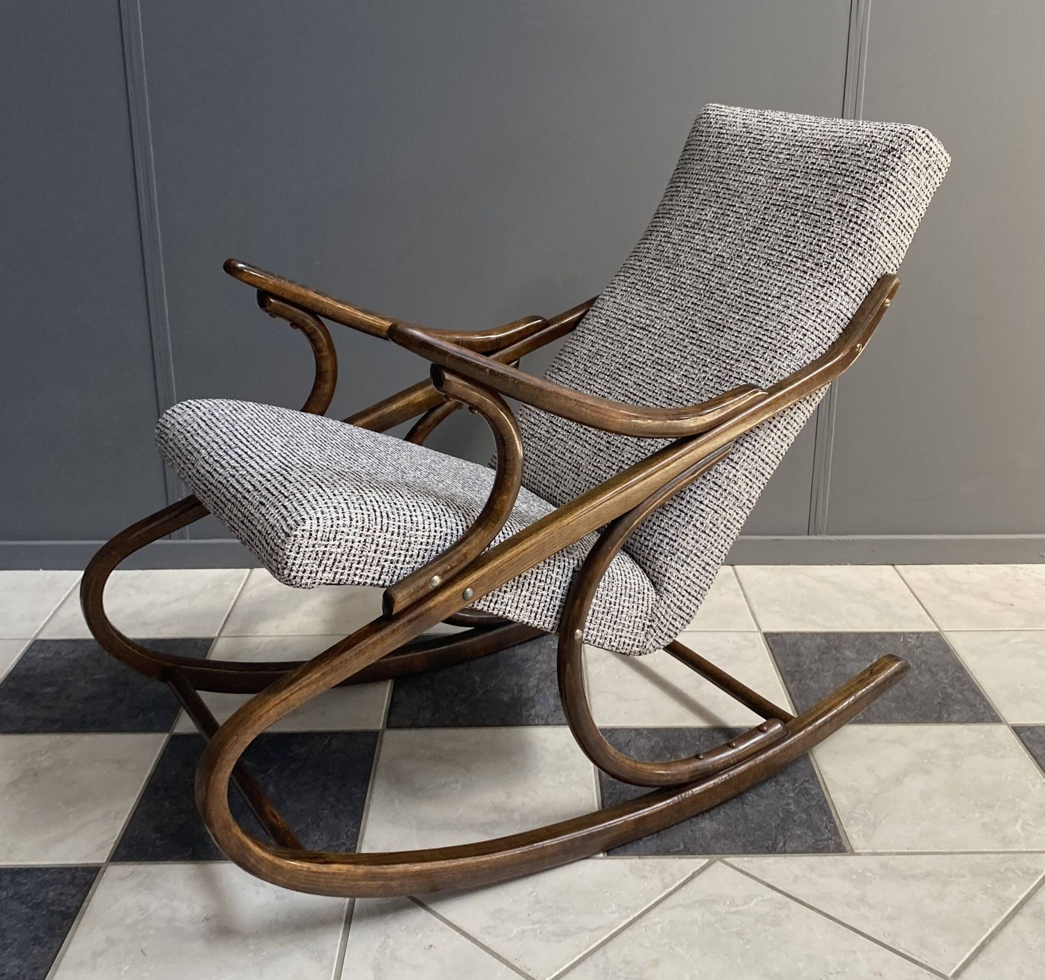 Fauteuil à bascule par TON / Thonet années 1960