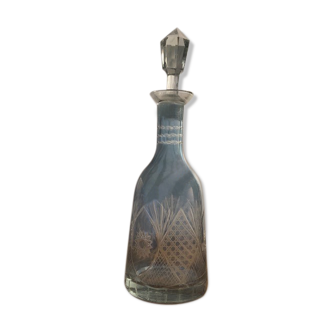 Carafe en verre bleu biseauté