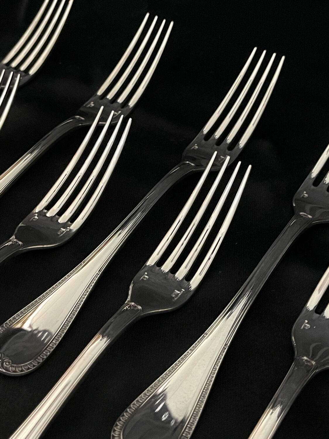 Christofle malmaison housekeeper with silversmith 65 pieces condition close to new