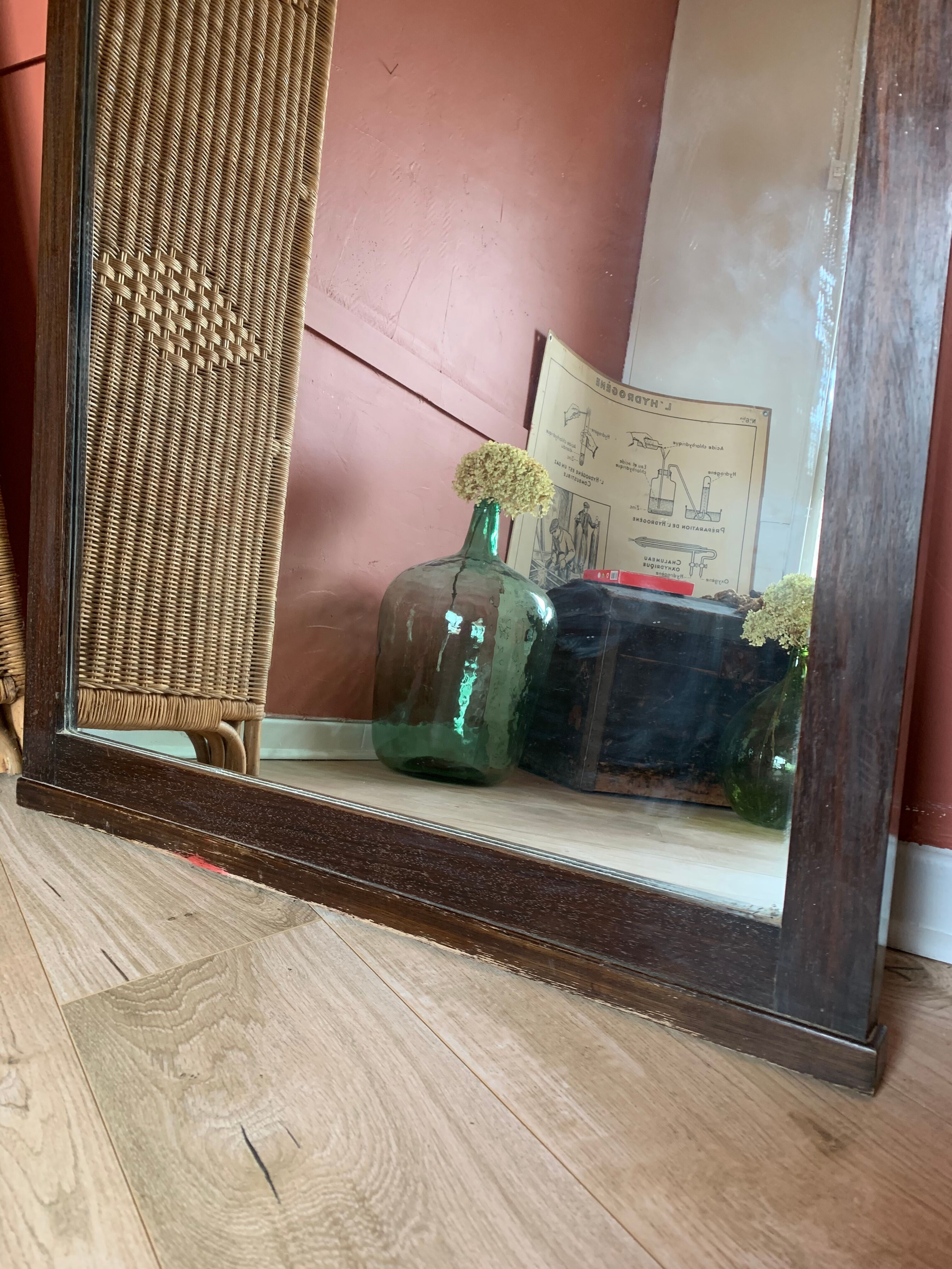 Mirror on foot 82x110cm