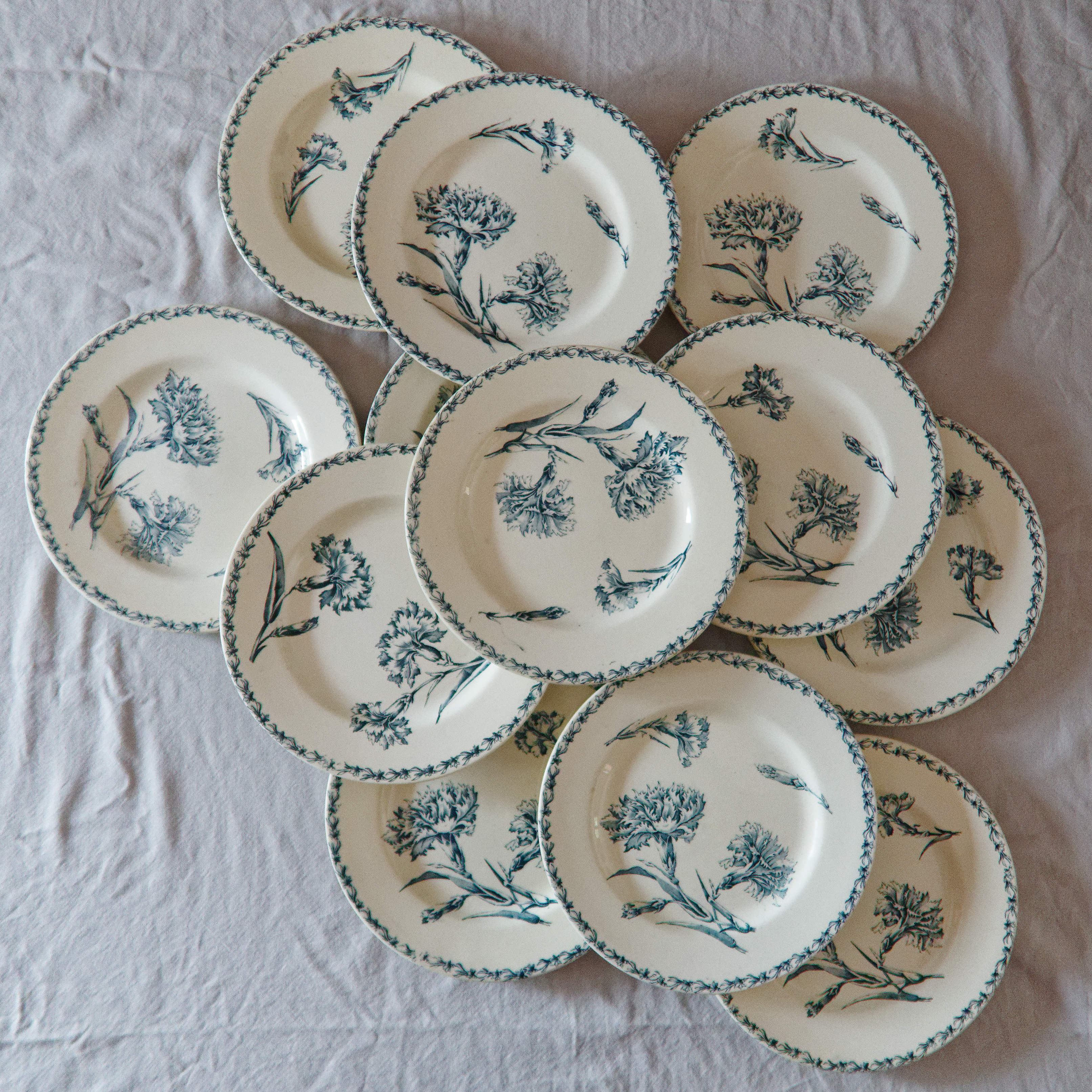 Lot 6 old iron earth dessert plates K&G Lunéville model carnations