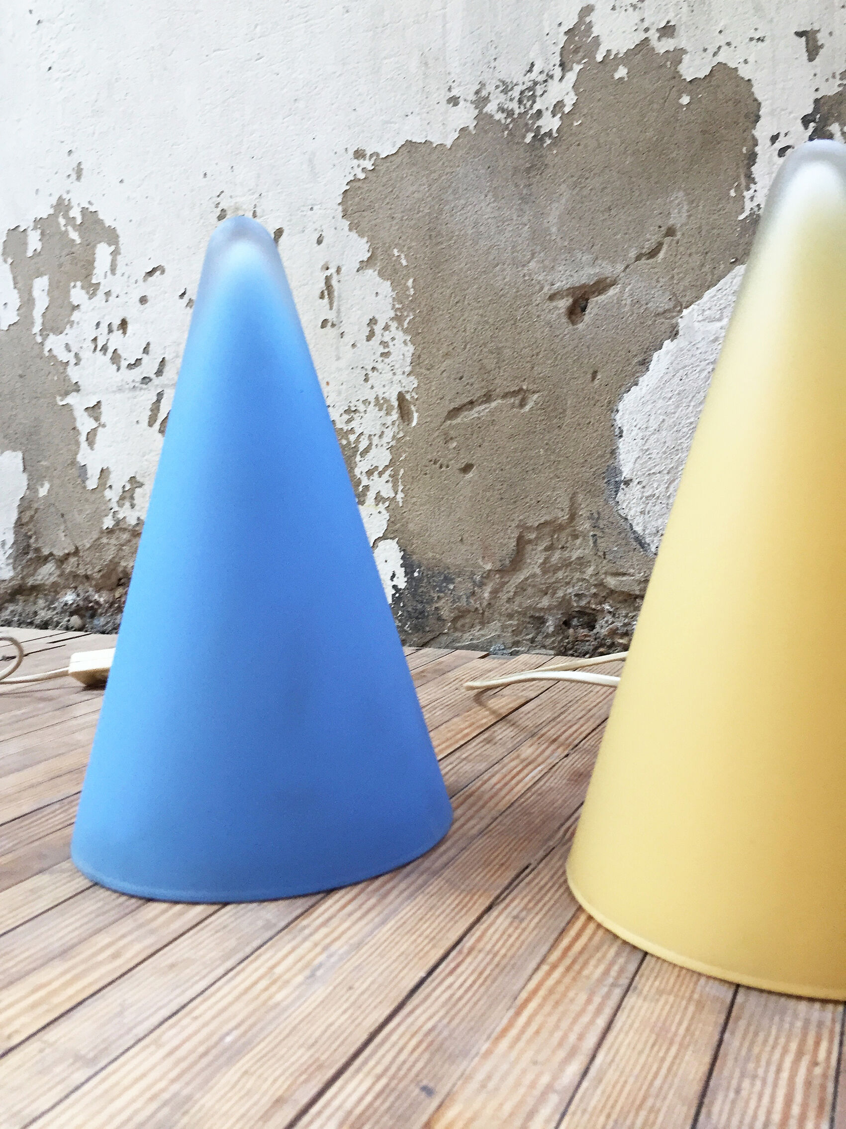 Lampe triangle design SCE vintage