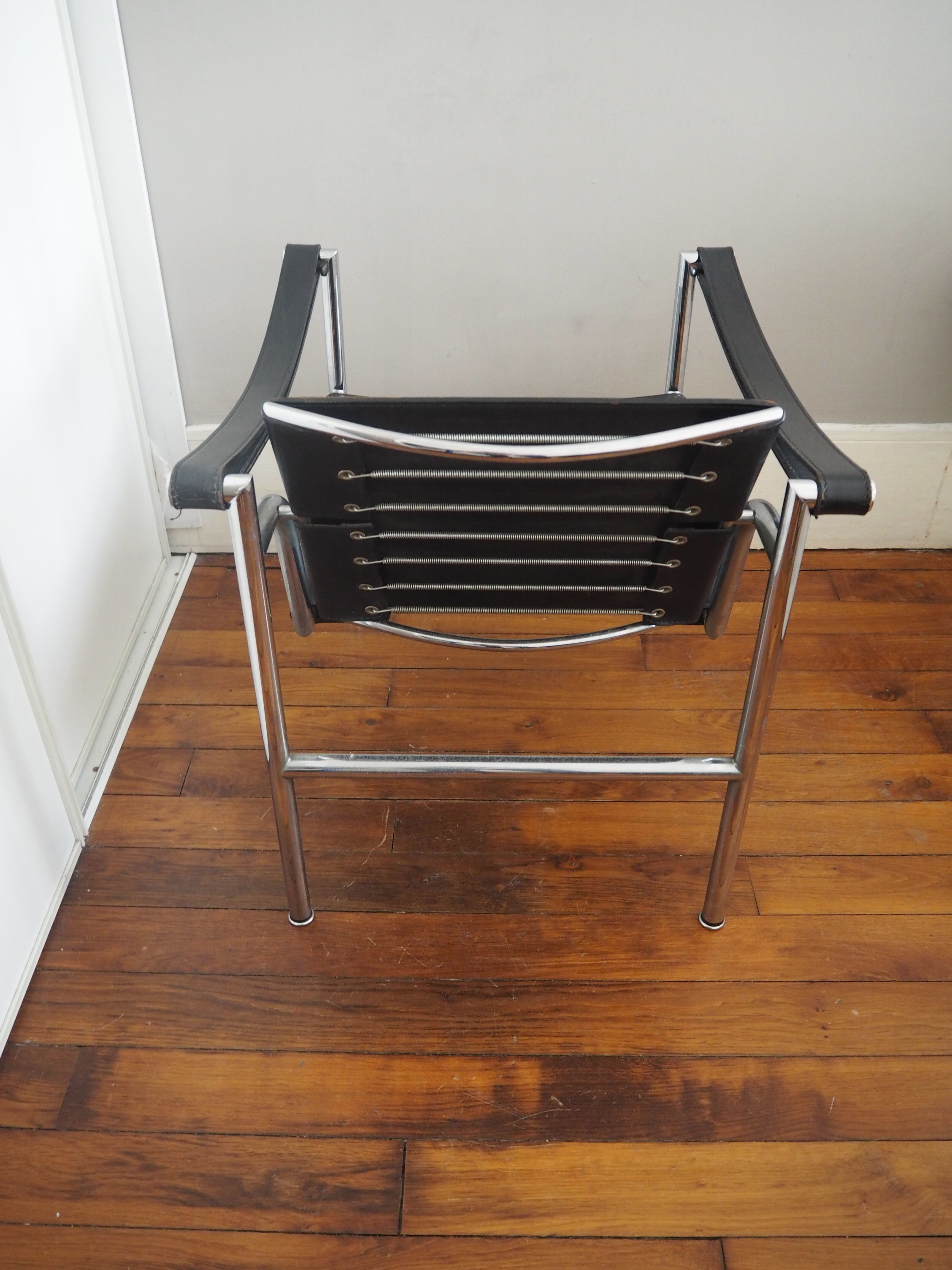 Paire de fauteuils LC1 par Le Corbusier