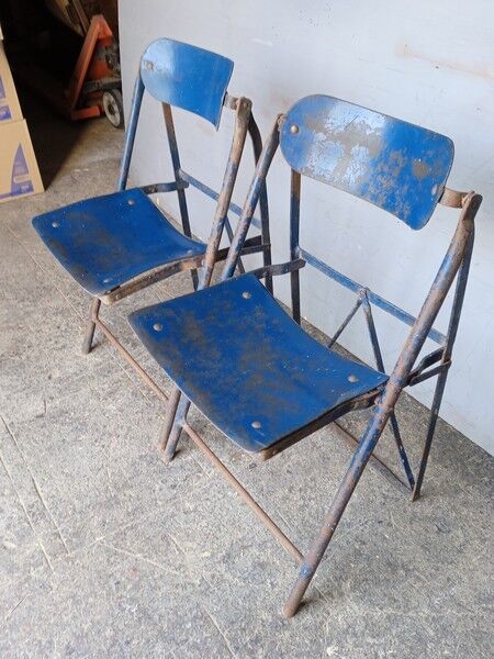 Pair of chairs industrial period 1921