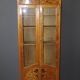 Vitrine Art nouveau en frêne et marqueterie de fleurs