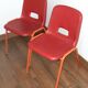Paire de chaises vintage rouges