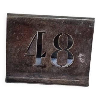 Numéro 48