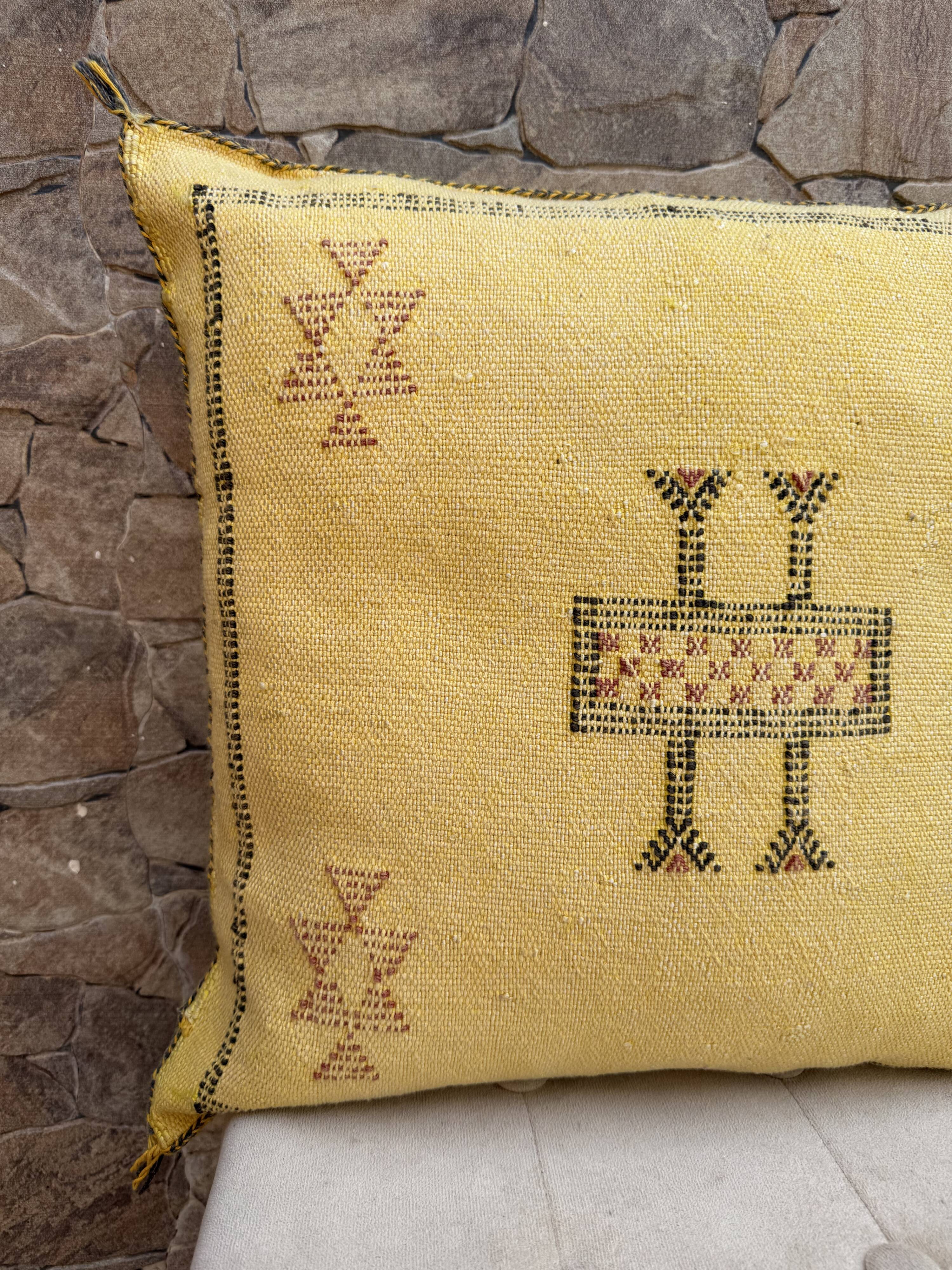 Silk cushion cover with Moroccan cactus pattern – Handmade Sabra cushion