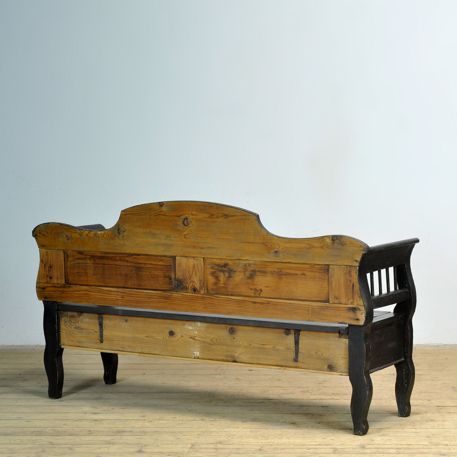 Antique pine drop-top bench, 1900s