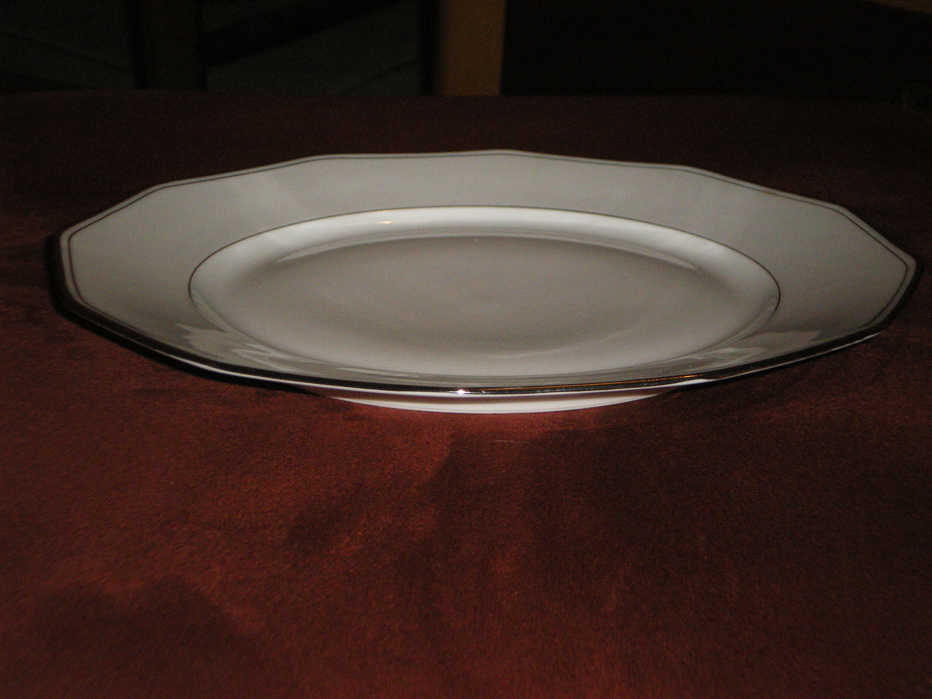 6 Art Deco flat plates, in Limoges porcelain