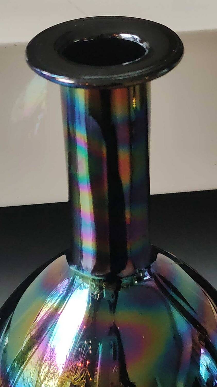 Murano Iridescent ball vase/With iridescent reflections. Mary line. Dim 20 x 10 cm
