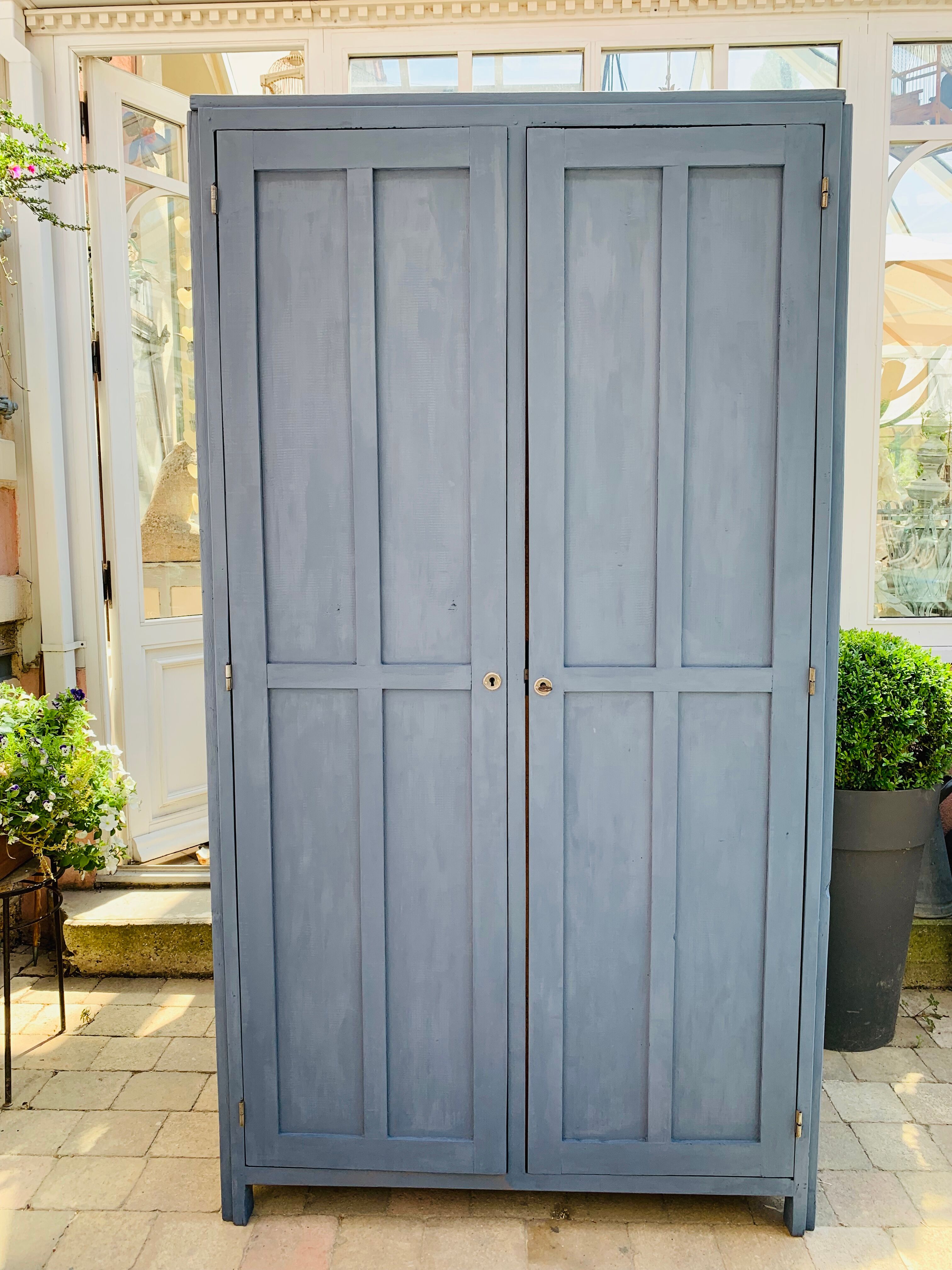 Parisian wardrobe and his bedside