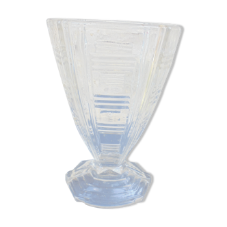 Art Deco vase in cut glass