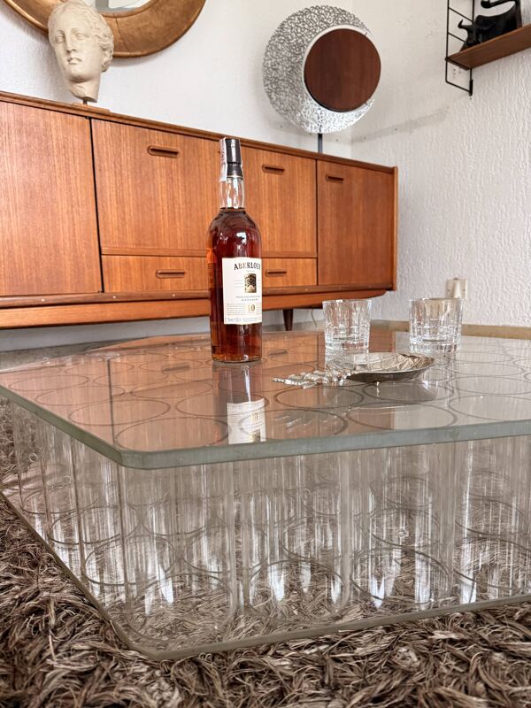 Table basse, élément décoratif en verre