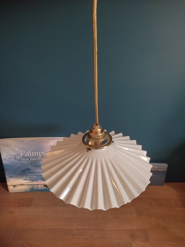 Tulip suspension in serrated opaline lace Dp 0123118