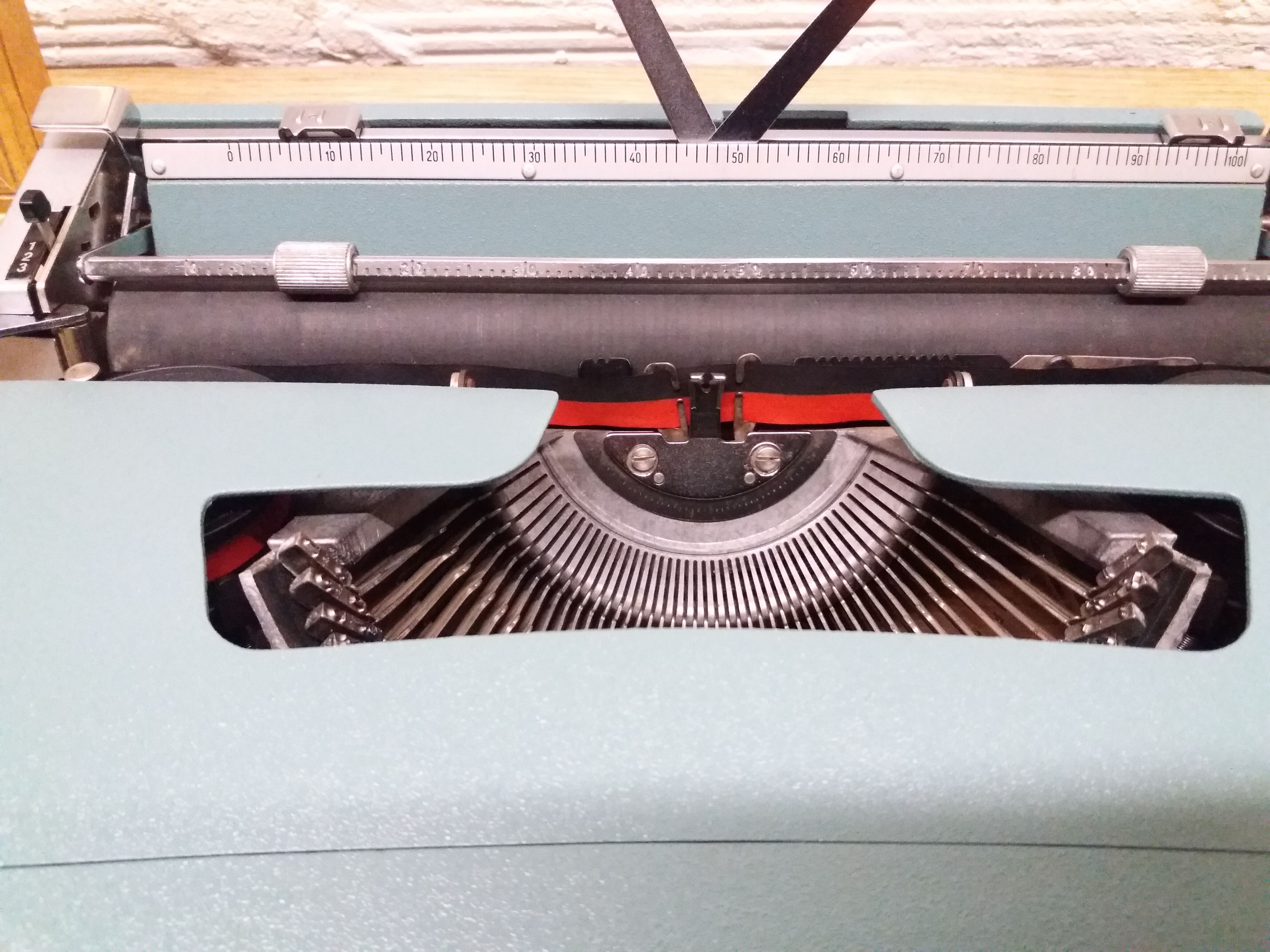 Machine à écrire Olivetti Lettera 32