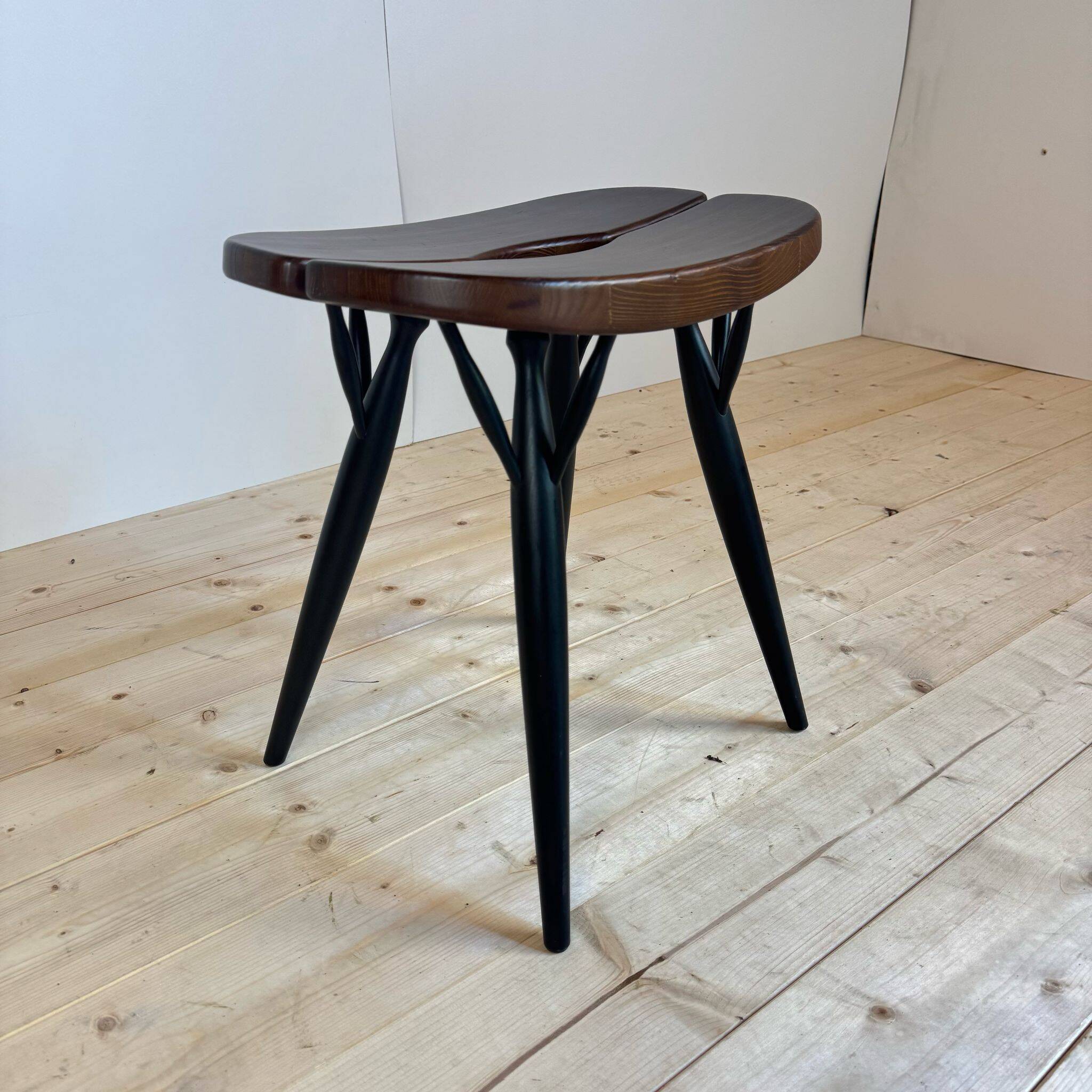 Tabouret Pirkka Ilmari Tapiovaara pour Artek 1950