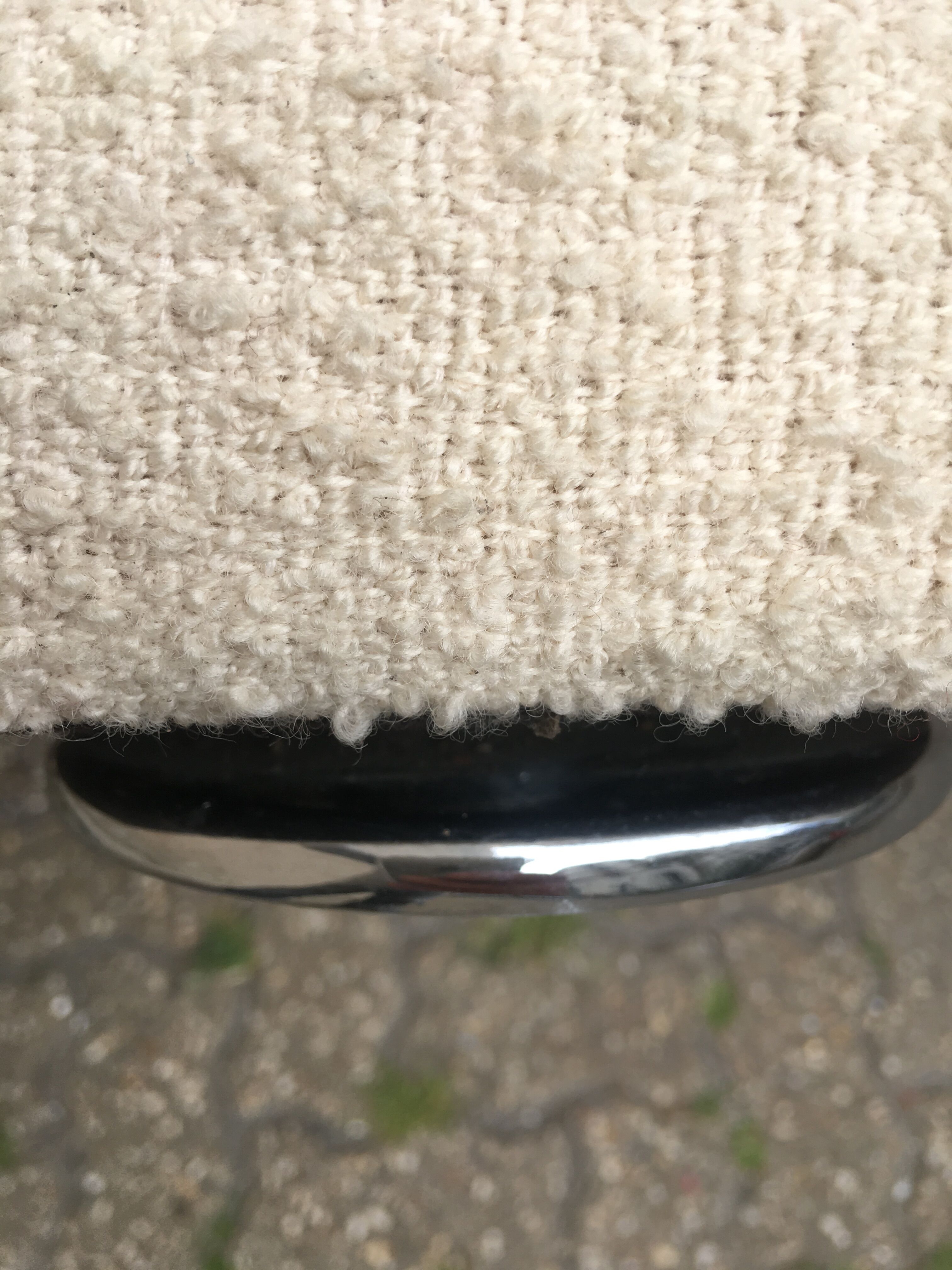 Artifort Series 691 chairs in white wool