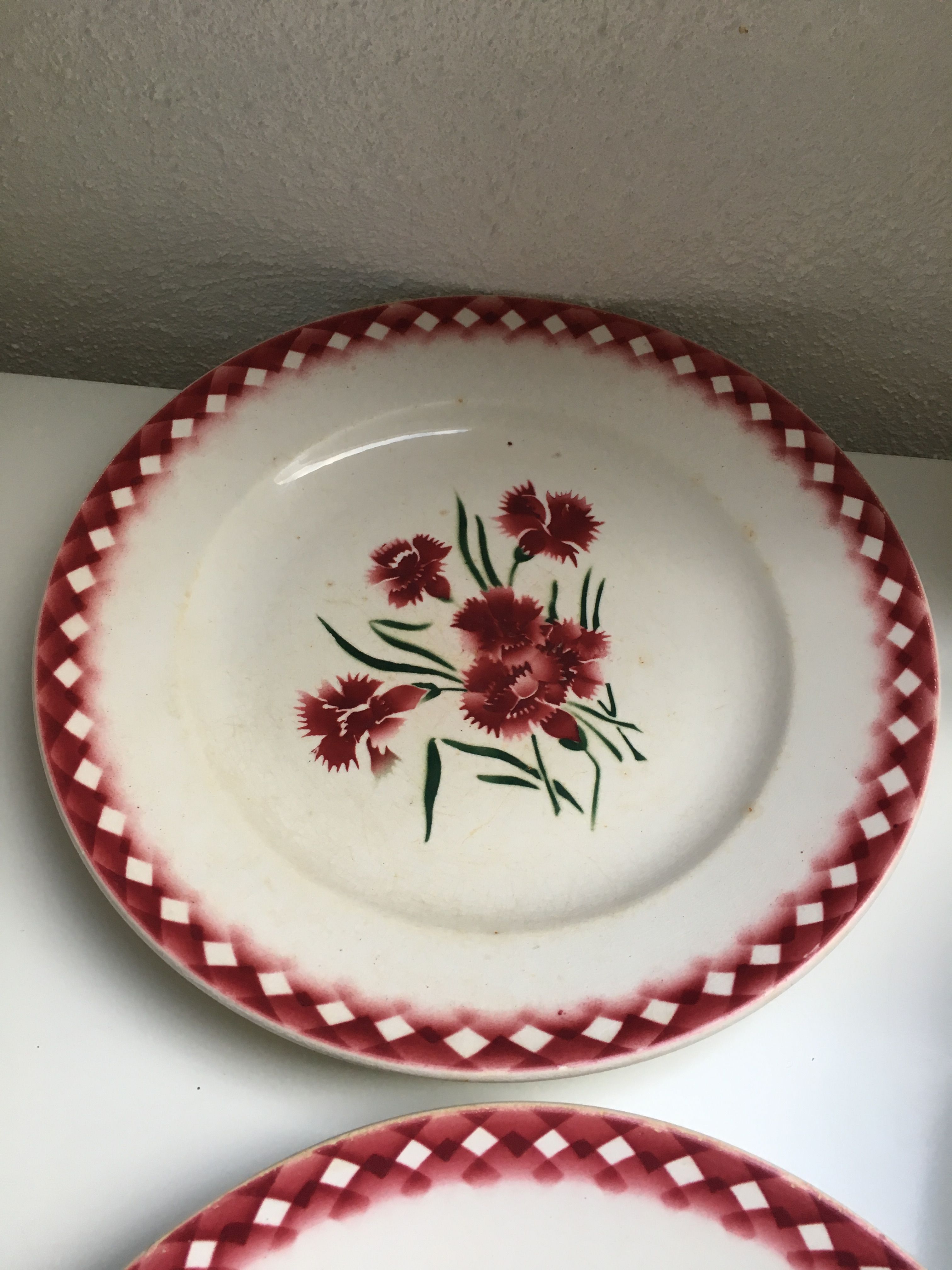 Set of 11 plates signed Mignardises Sarreguemines hand painted decor