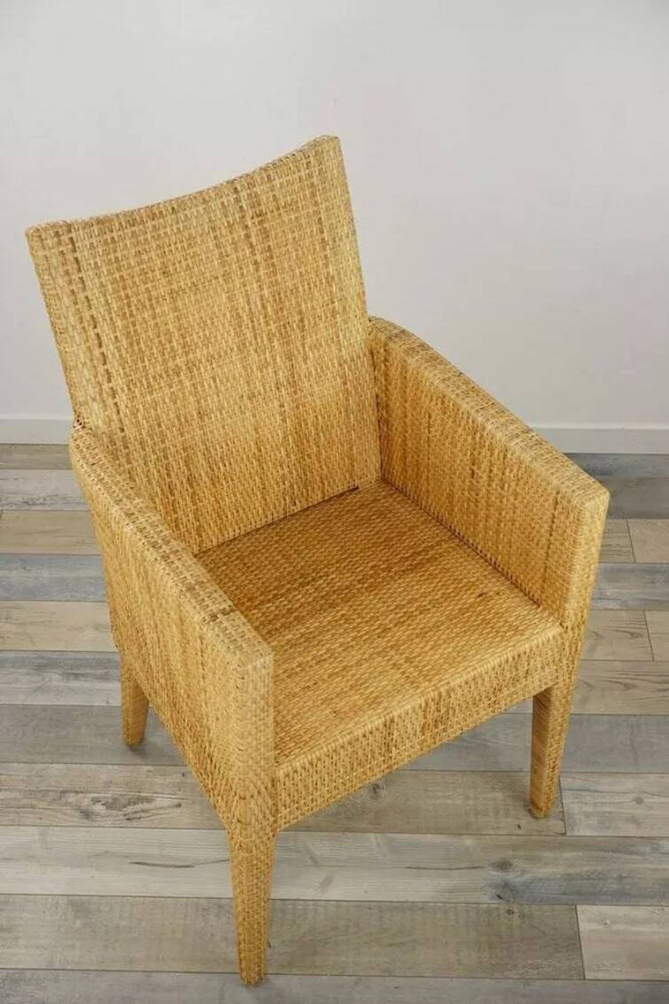 Fauteuil en bois et rotin tressé