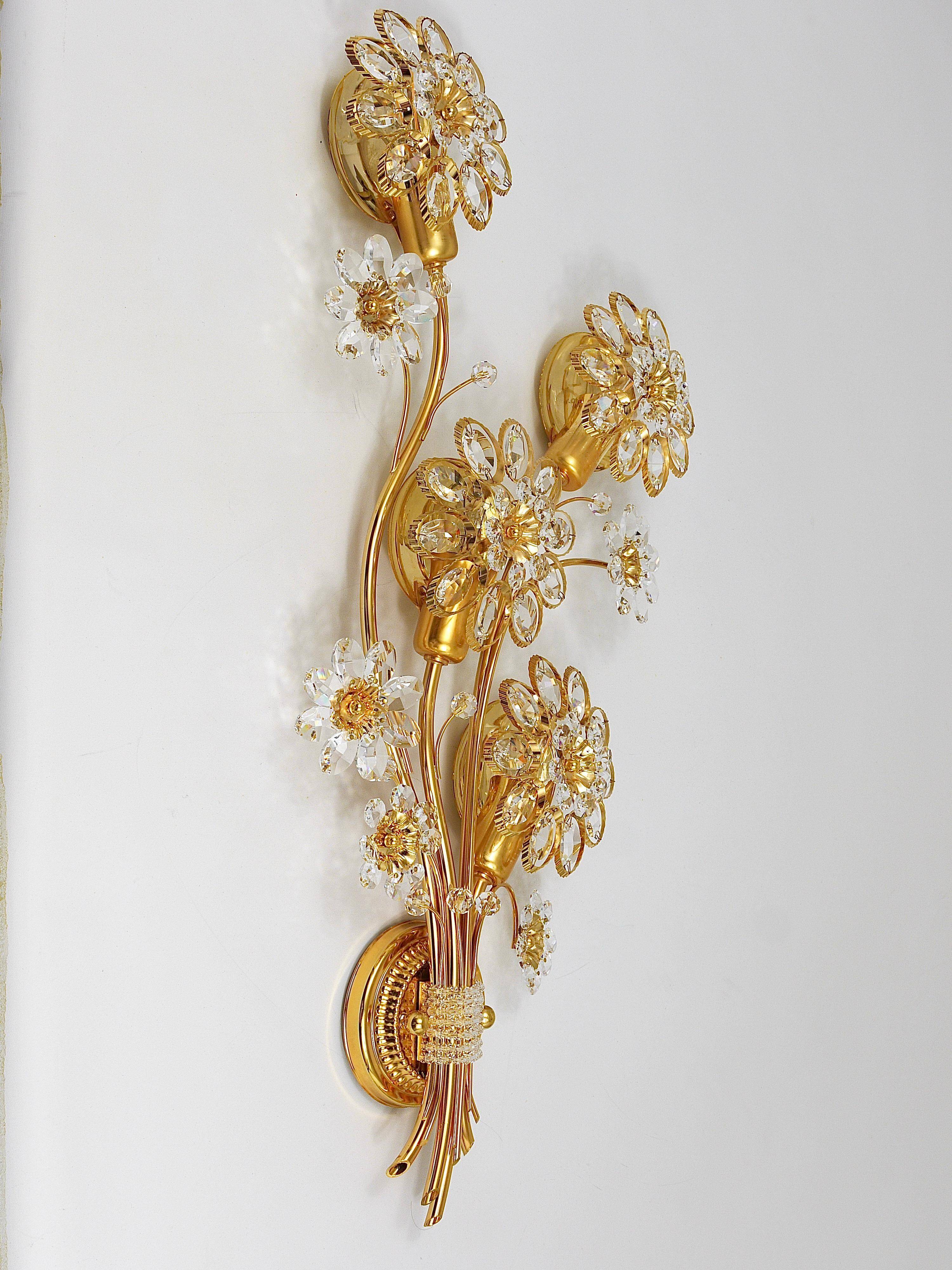Large wall lamp in gilded brass, Palwa flowers by Ernst Palme, 1970s.