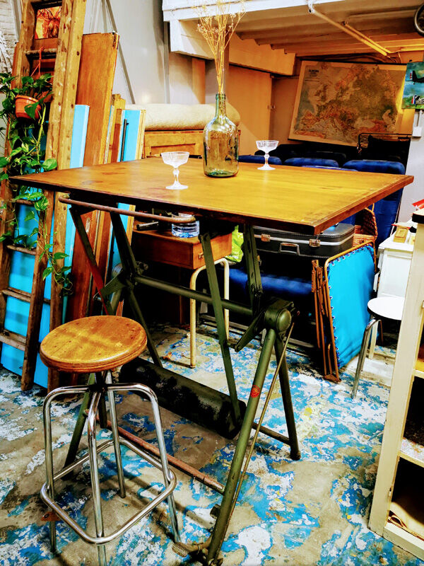 Heliolithe architect's table