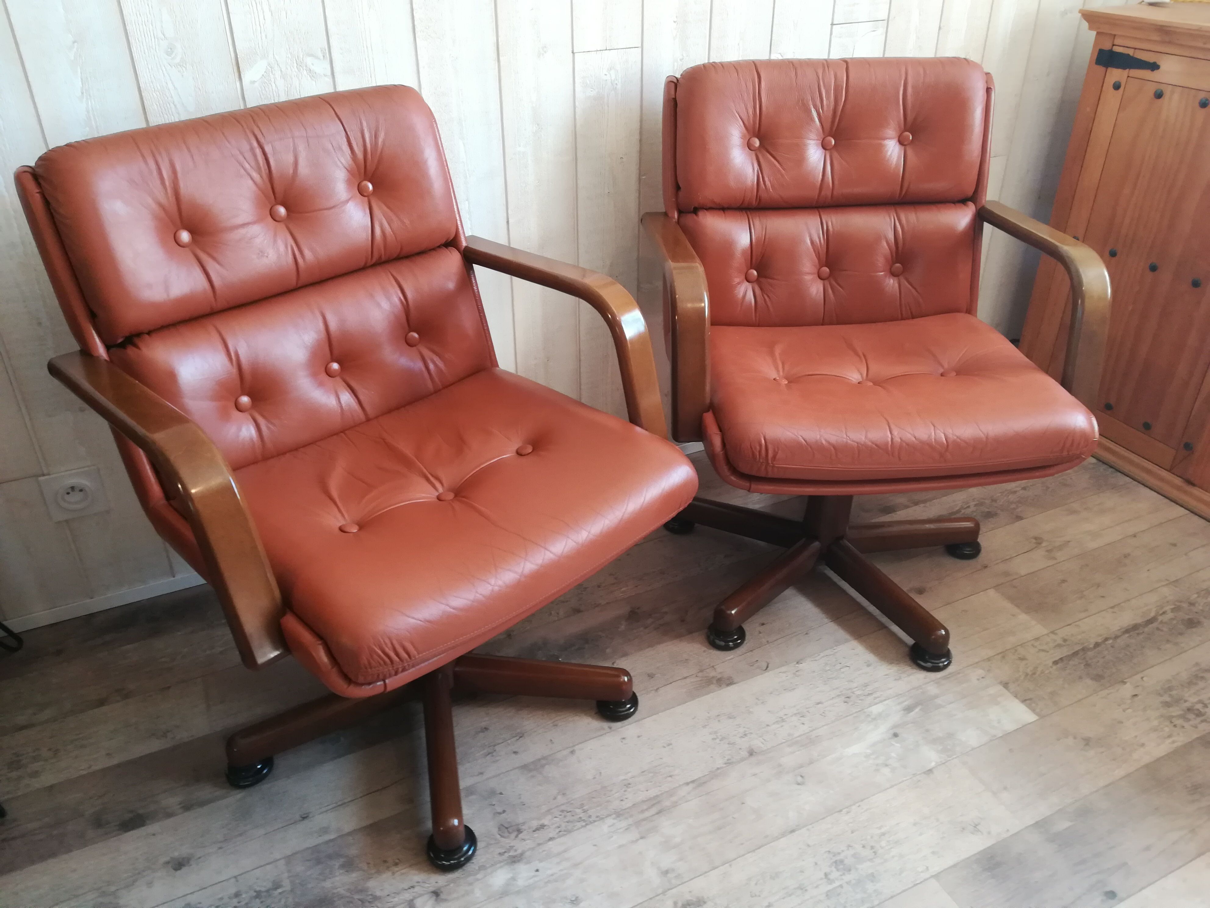 Pair of armchairs swivelling vintage havana Italy