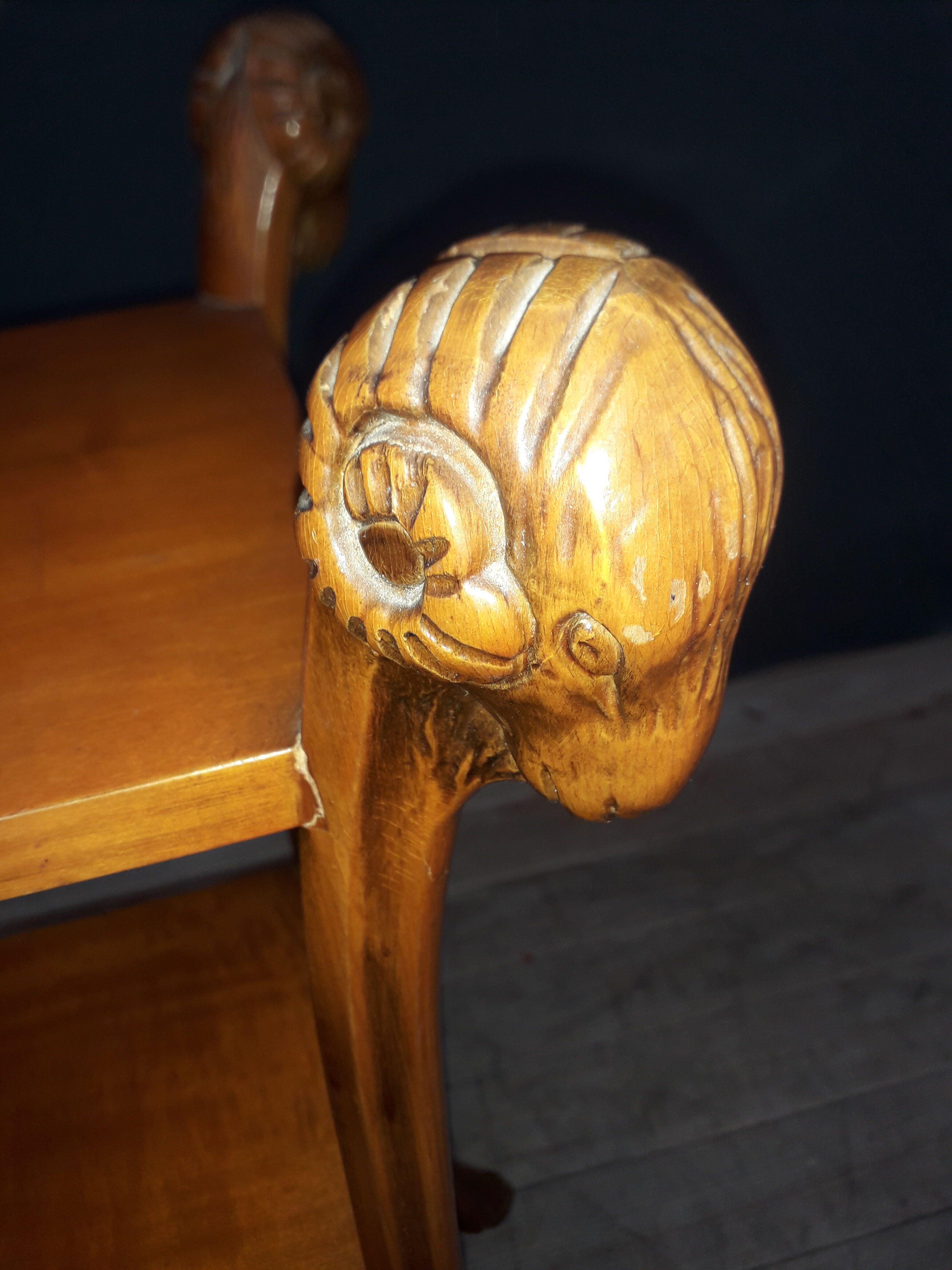 Selette 3 trays with a belier motif