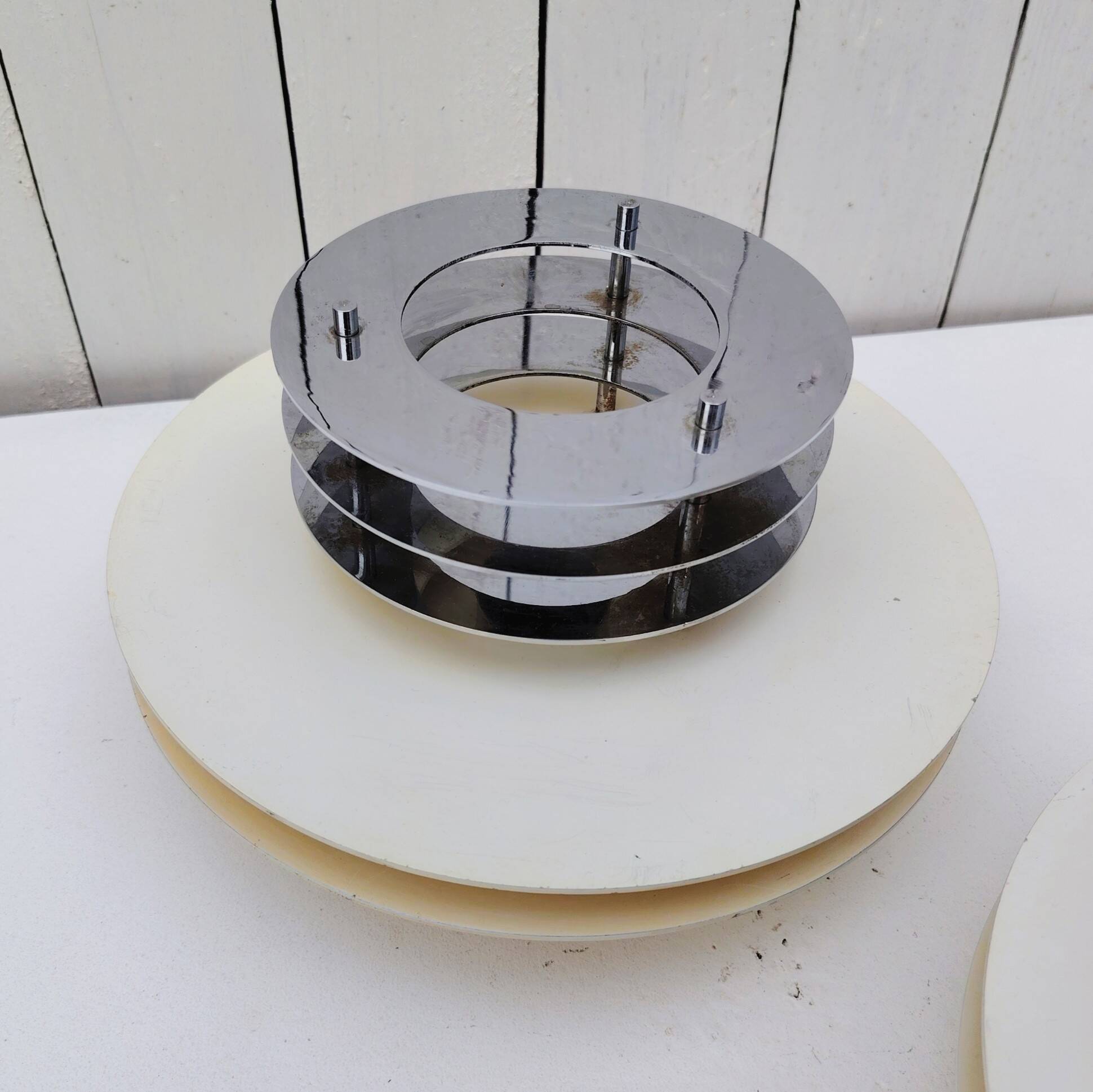 Pair of 70s Enrico Tronconi designer wall lights