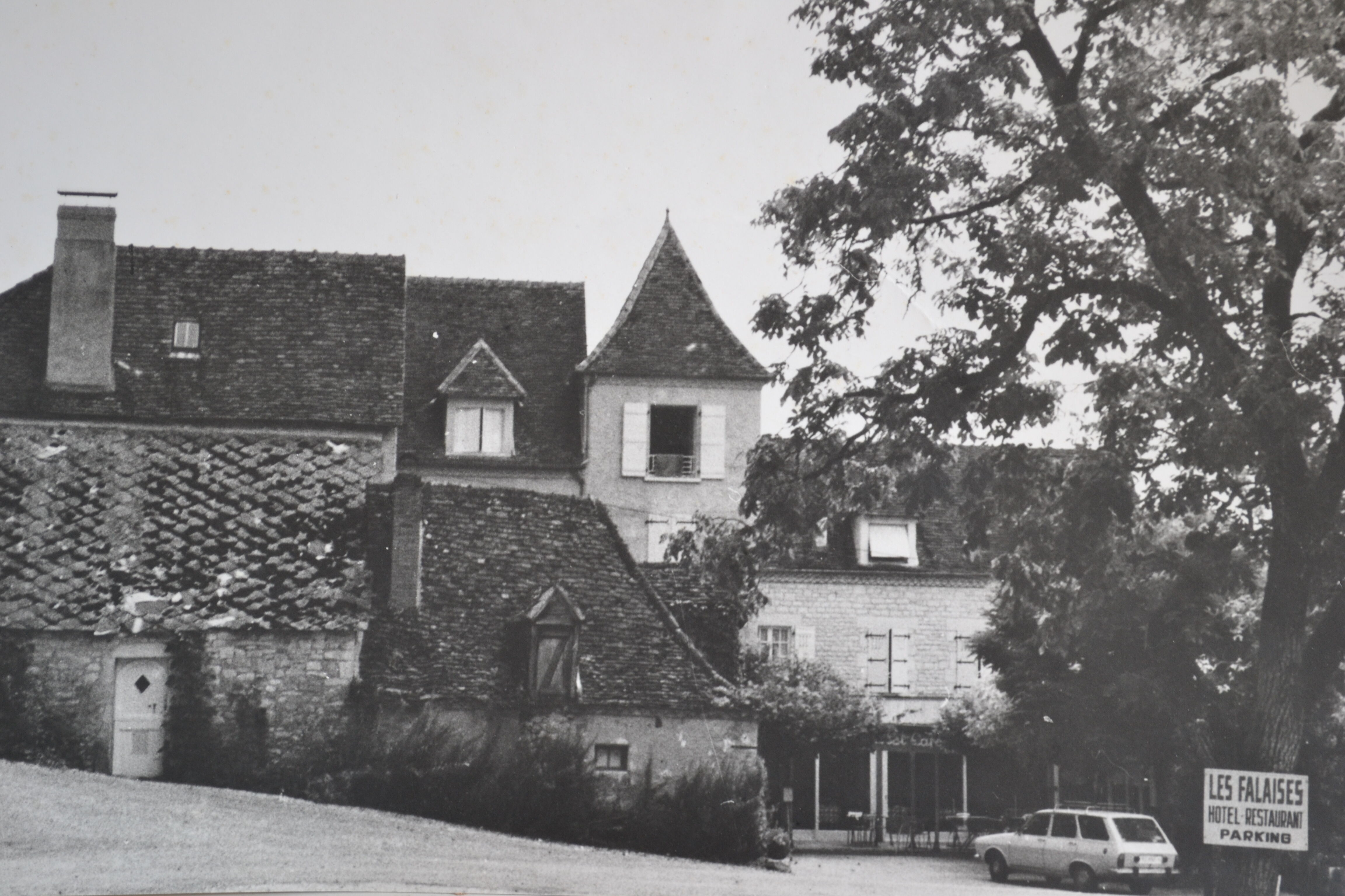 Anonymous film photo hotel restaurant les falaises gluges circa 1970