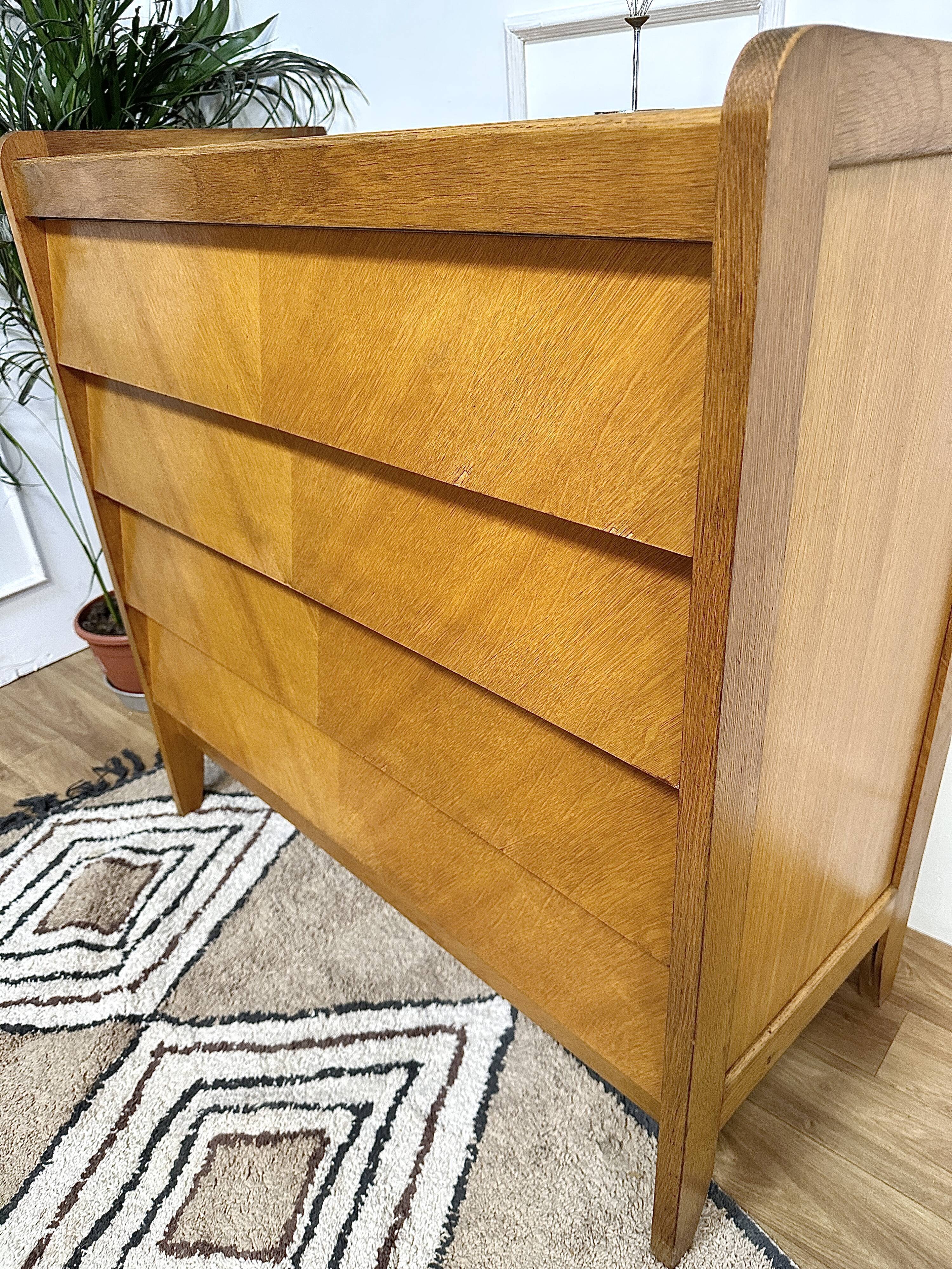 Scandinavian chest of drawers inclined drawers
