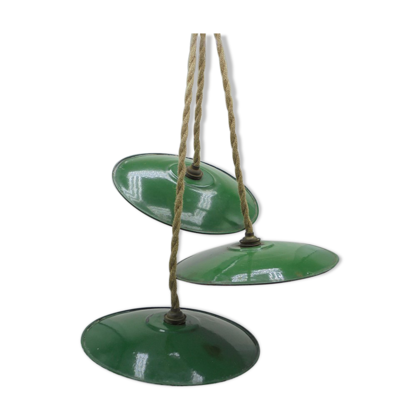 Trio of enamelled sheet metal suspensions