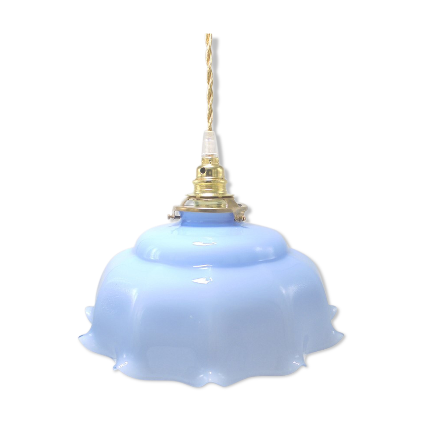 Blue opaline suspension