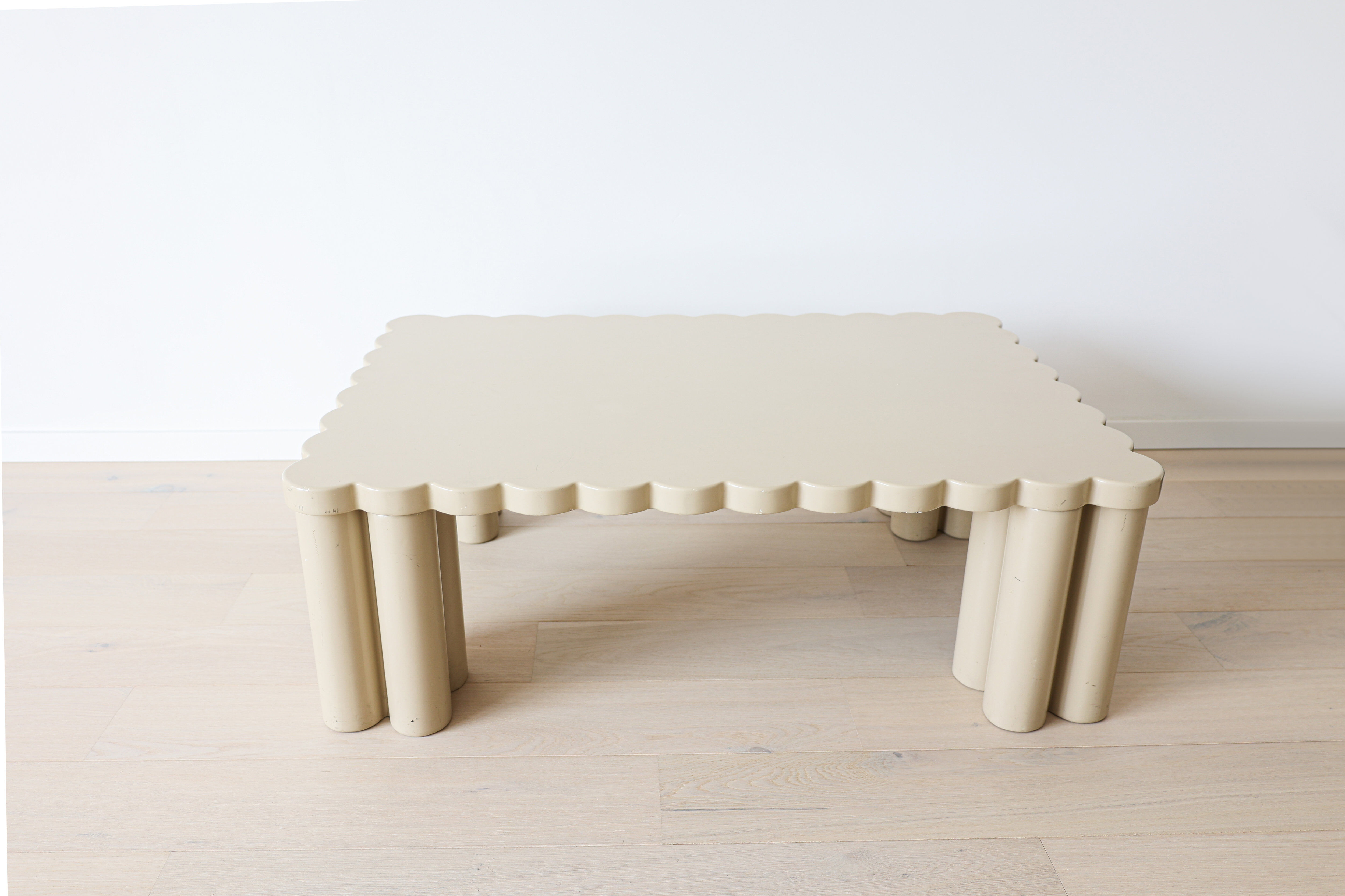 Italian scalloped coffee table in beige lacquer, 1980s