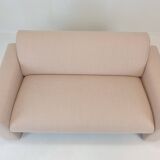 Banc à deux places Artifort Modèle 691, rembourré en laine rose douce, années 1980.