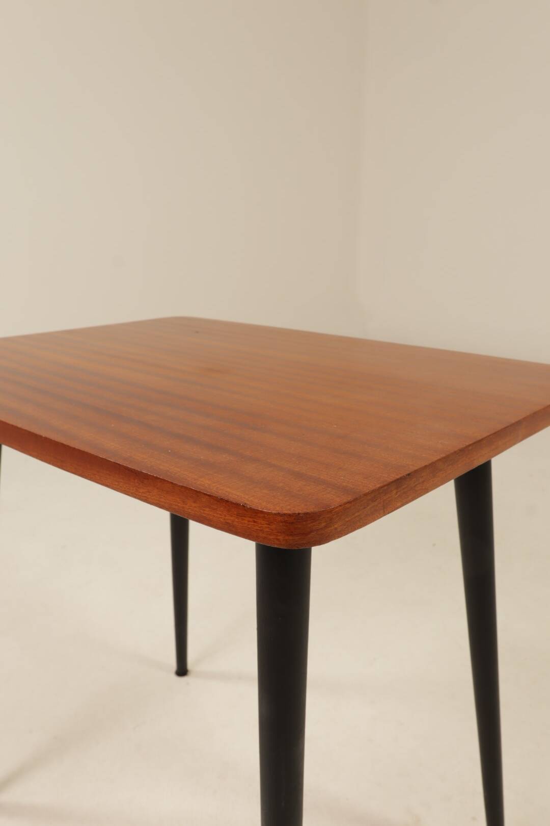 Vintage coffee table modern design 1970 mahogny