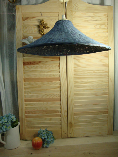 Blue wicker suspension