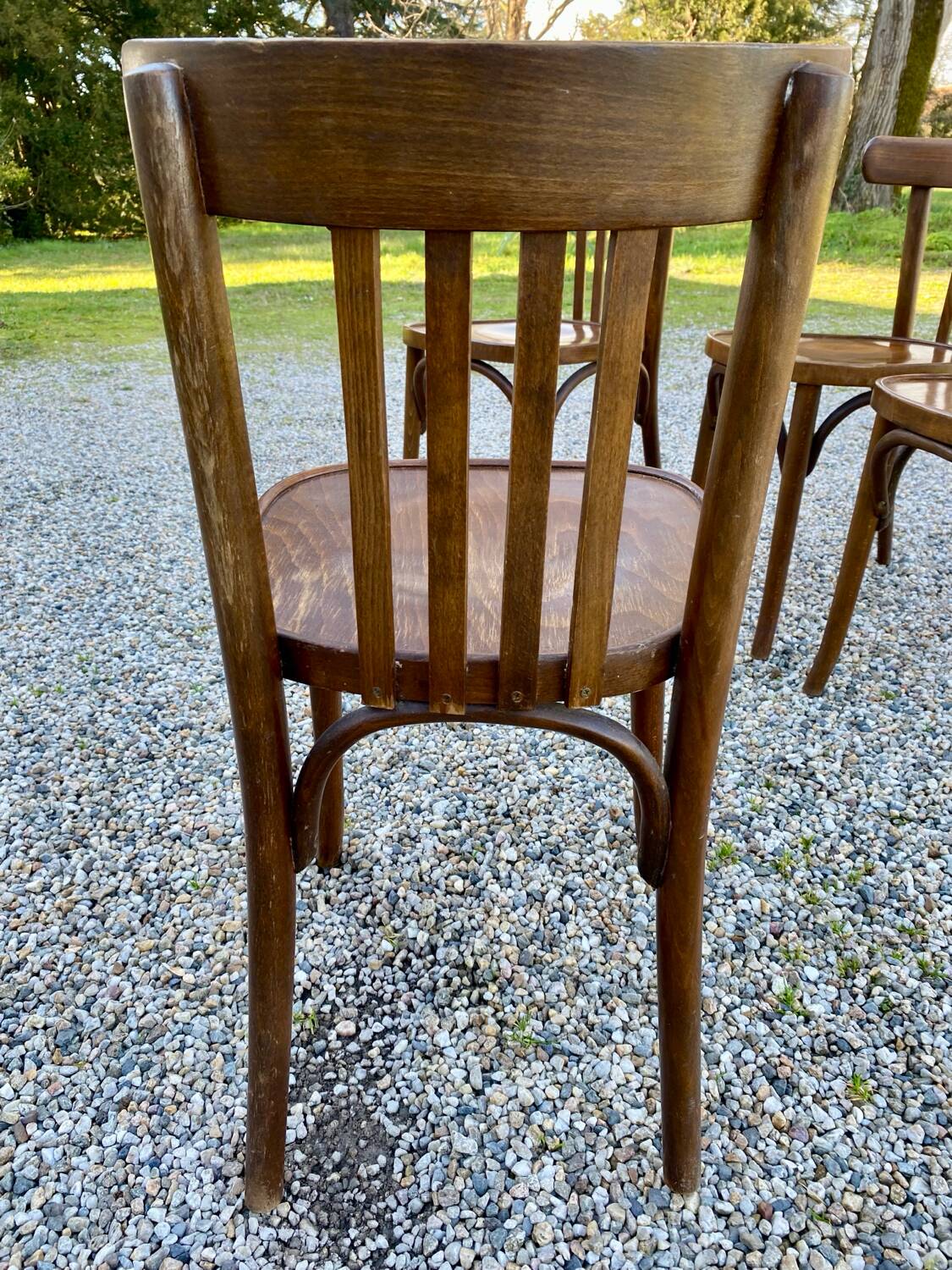 Série de chaises bistrot
