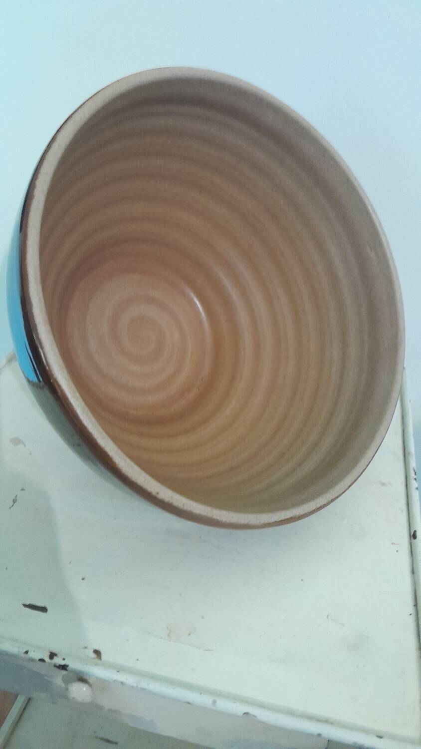 Stoneware salad bowl
